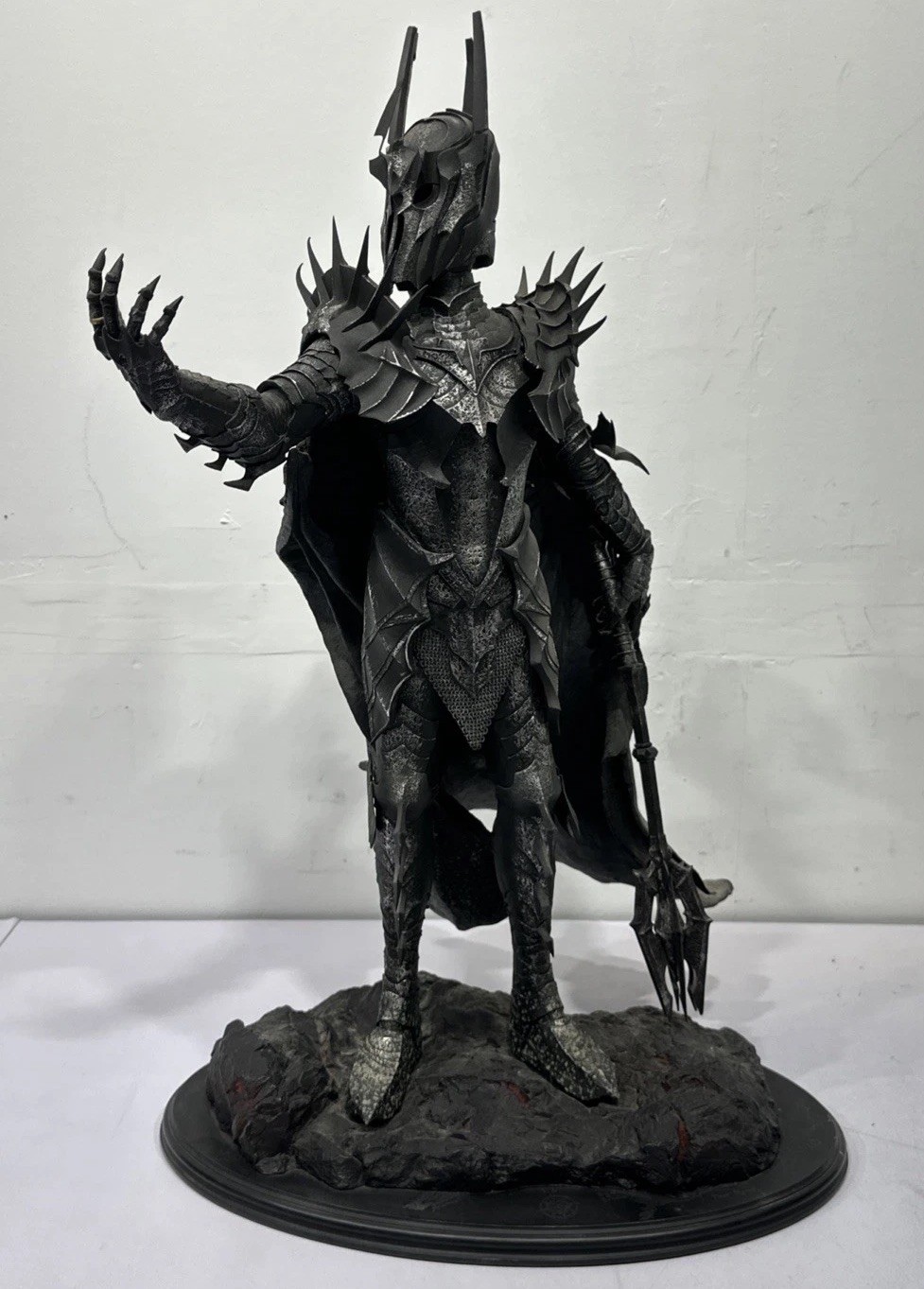 Sideshow Weta Lord of The Rings DARK LORD SAURON statue 5198/9500 LTD Damaged