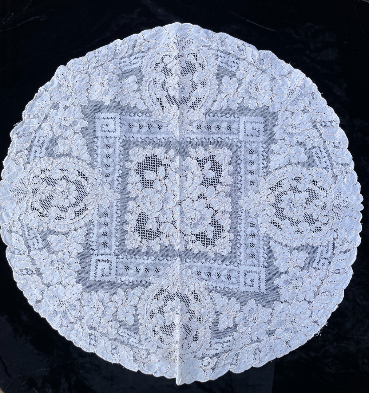 Antique French Round Machine Lace Table Tea Mat c1910s
