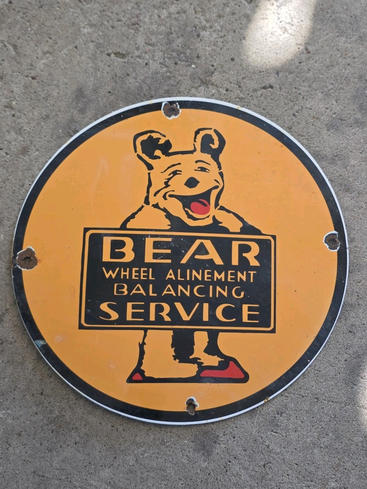 VINTAGE BEAR WHEEL ALIGNMENT AXLE AND FRAME SERVICE PORCELAIN SIGN 8\ VINTAGE BEAR WHEEL ALIGNMENT AXLE AND FRAME SERVICE PORCELAIN SIGN 8\