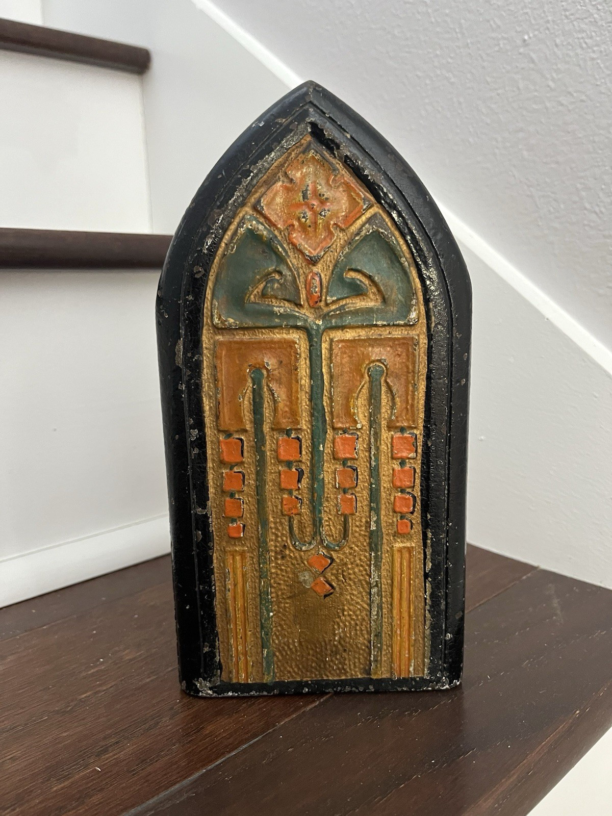 ANTIQUE VINTAGE c.1917 ARTS & CRAFTS ERA STAINED GLASS WINDOW CAST IRON DOORSTOP