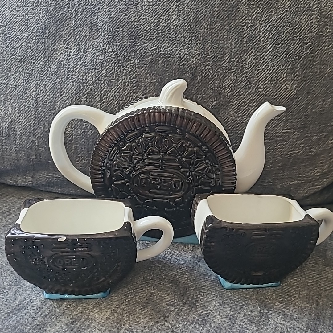 VTG Oreo Tea Pot Pitcher W/ Cup set Nabisco Collection Oreo Cookie Mugs Read VTG Oreo Tea Pot Pitcher W/ Cup set Nabisco Collection Oreo Cookie Mugs Read