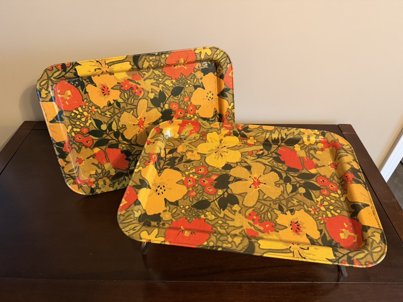Set of 2 Vintage '70s MCM Floral TV Lap Tray W/ Folding Legs Flower Power Set of 2 Vintage '70s MCM Floral TV Lap Tray W/ Folding Legs Flower Power