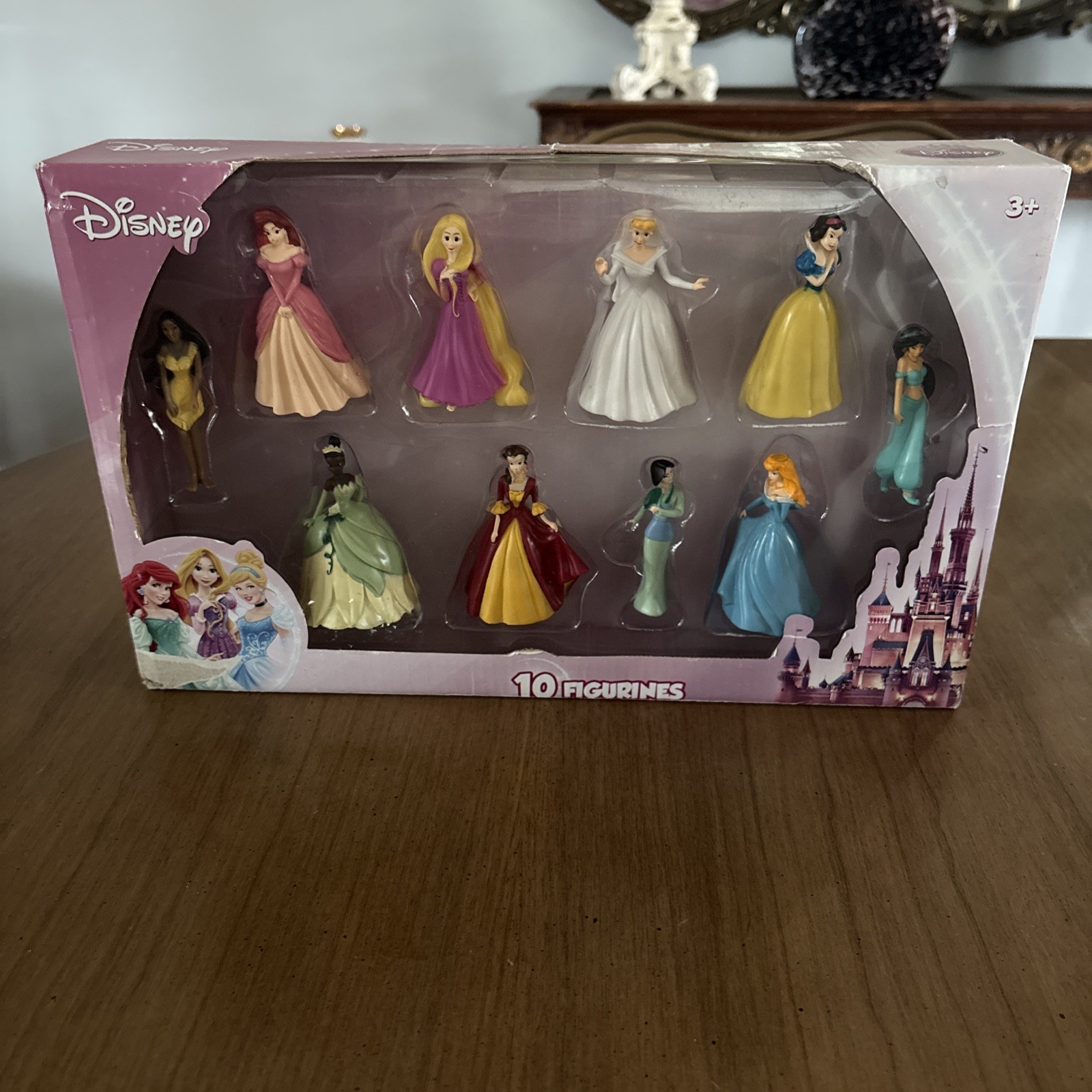 Disney 10 Figurines Princesses New In Box Snow White, Jasmine, Tiana, Cinderella Disney 10 Figurines Princesses New In Box Snow White, Jasmine, Tiana, Cinderella