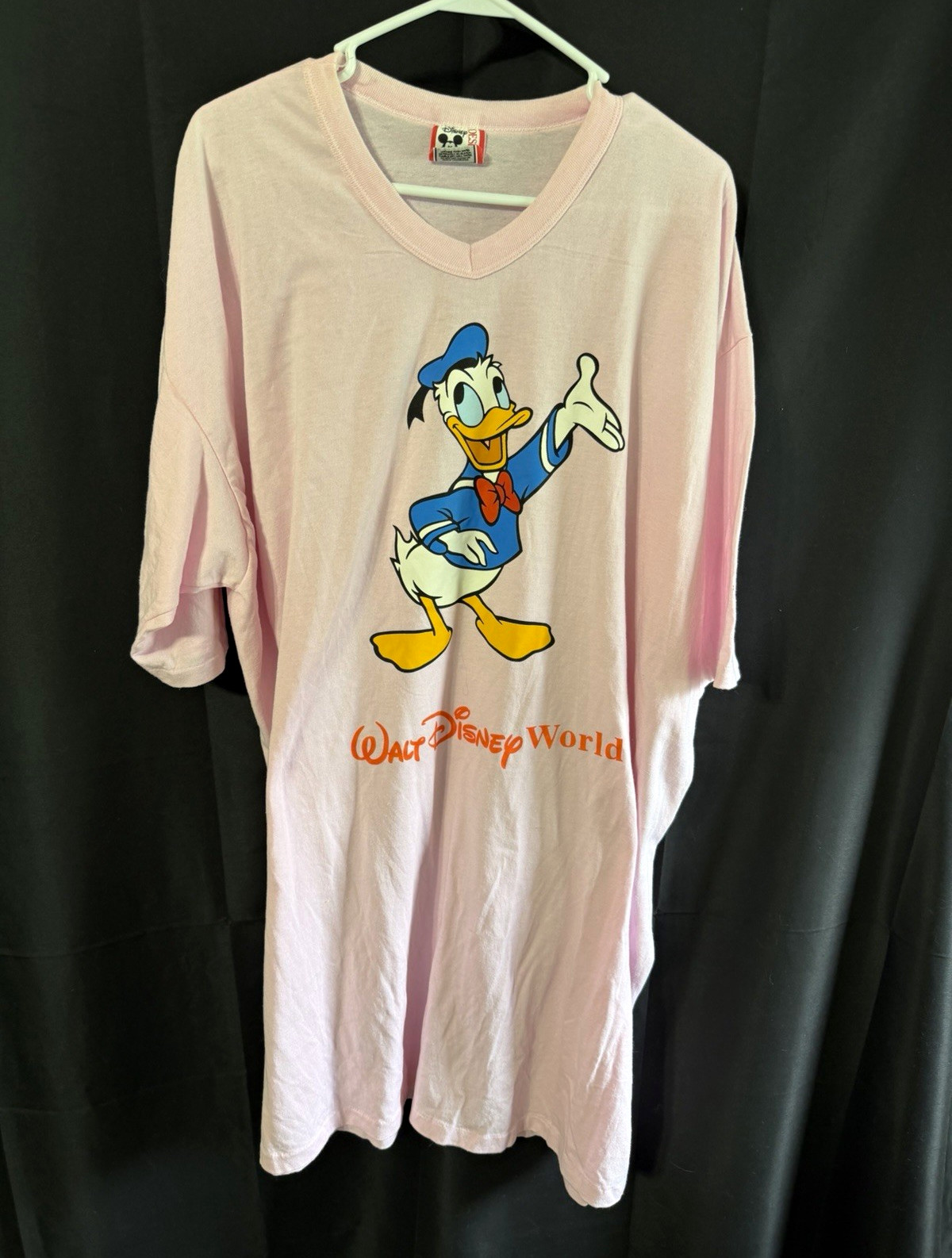90s Vintage single stitch Disney  Walt Disney World Donald Duck Pink one size