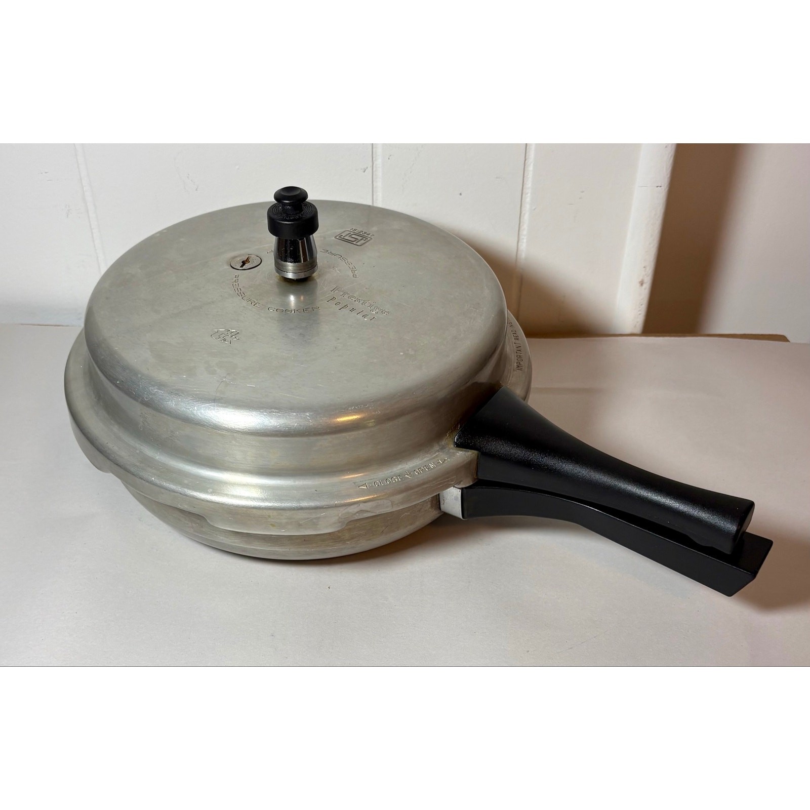 1993 Vintage Prestige Senior 6 Qt Pressure Cooker Pan Aluminum IS2347 w/ Jiggler