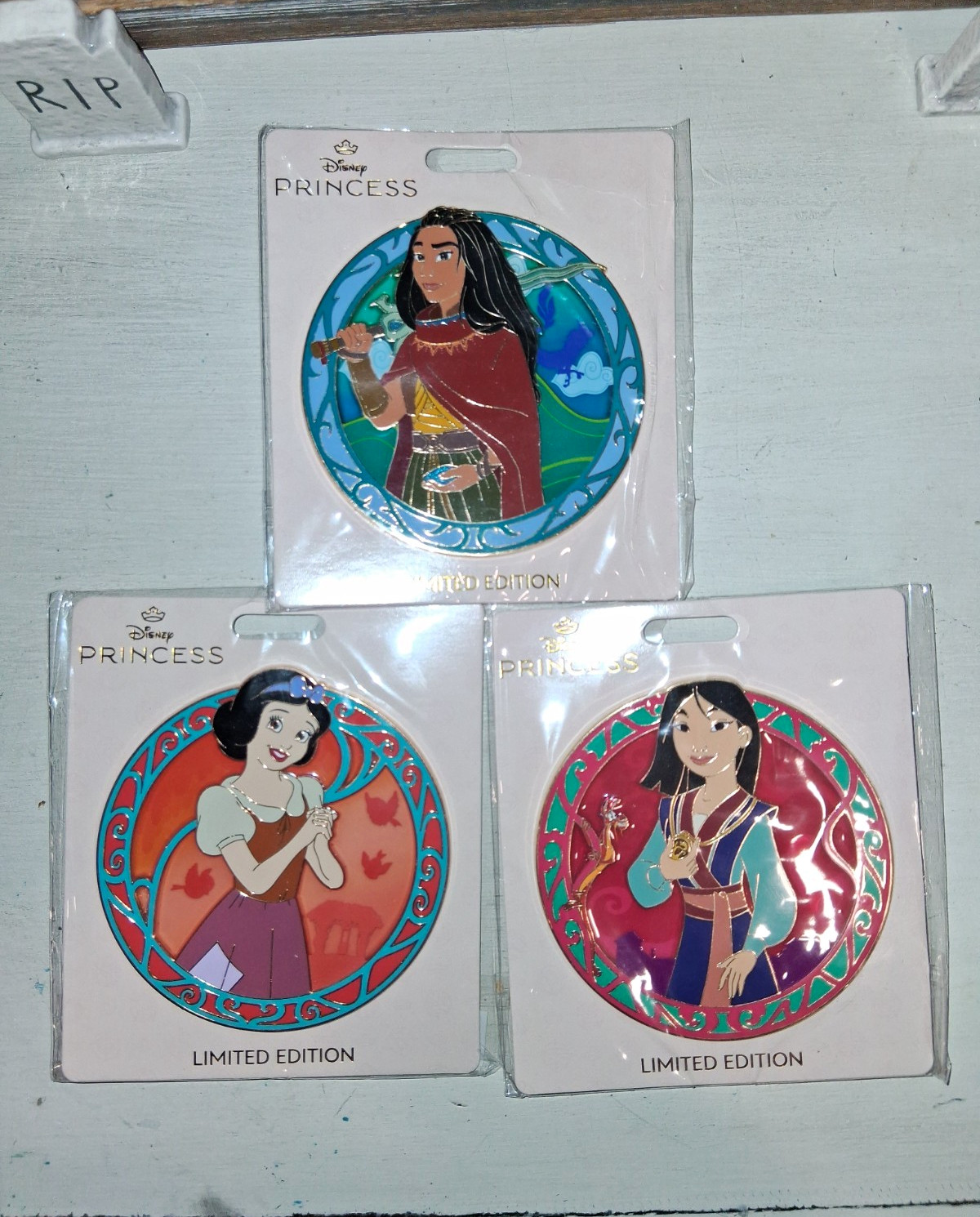 Disney wdi d23 mog twdcs Limited Edition Princess Pin Set Snow White Mulan Raya