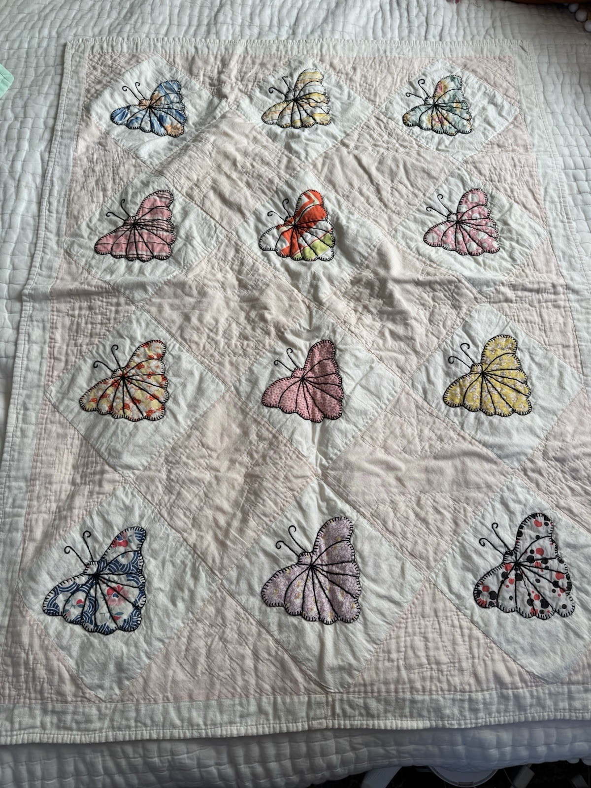 VTG Handmade Butterfly Appliqué Quilt Baby/ Accent Folk Cottage Feminine 