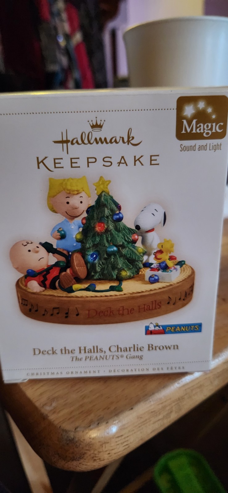 Hallmark Keepsake 2006 Peanuts Deck the Halls Charlie Brown Magic Ornament Hallmark Keepsake 2006 Peanuts Deck the Halls Charlie Brown Magic Ornament