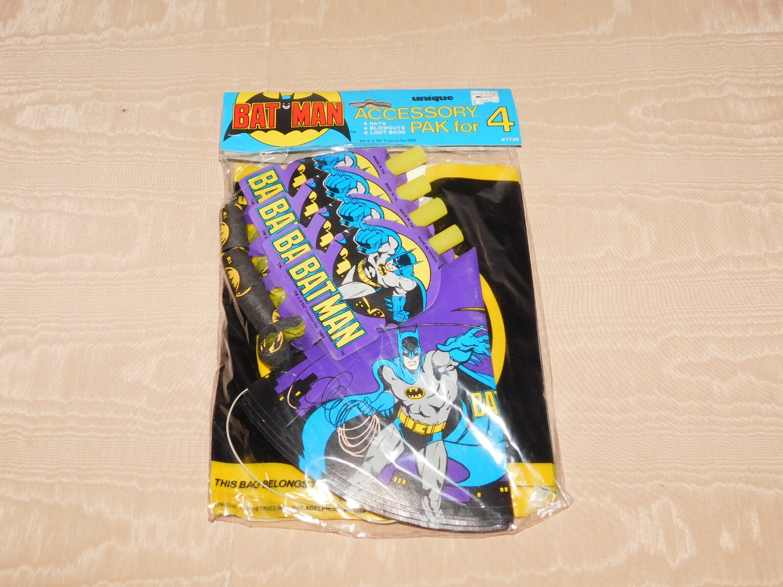 VINTAGE 1982 DC COMICS BATMAN PARTY ACCESSORY PAK for 4 NEW OLD STOCK