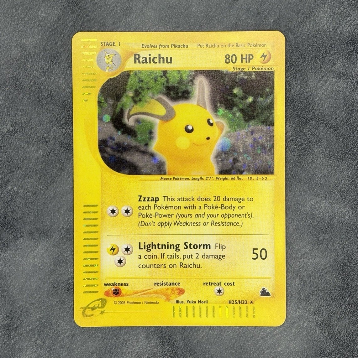 Raichu H25/H32 Holo Skyridge English 2003 Vintage