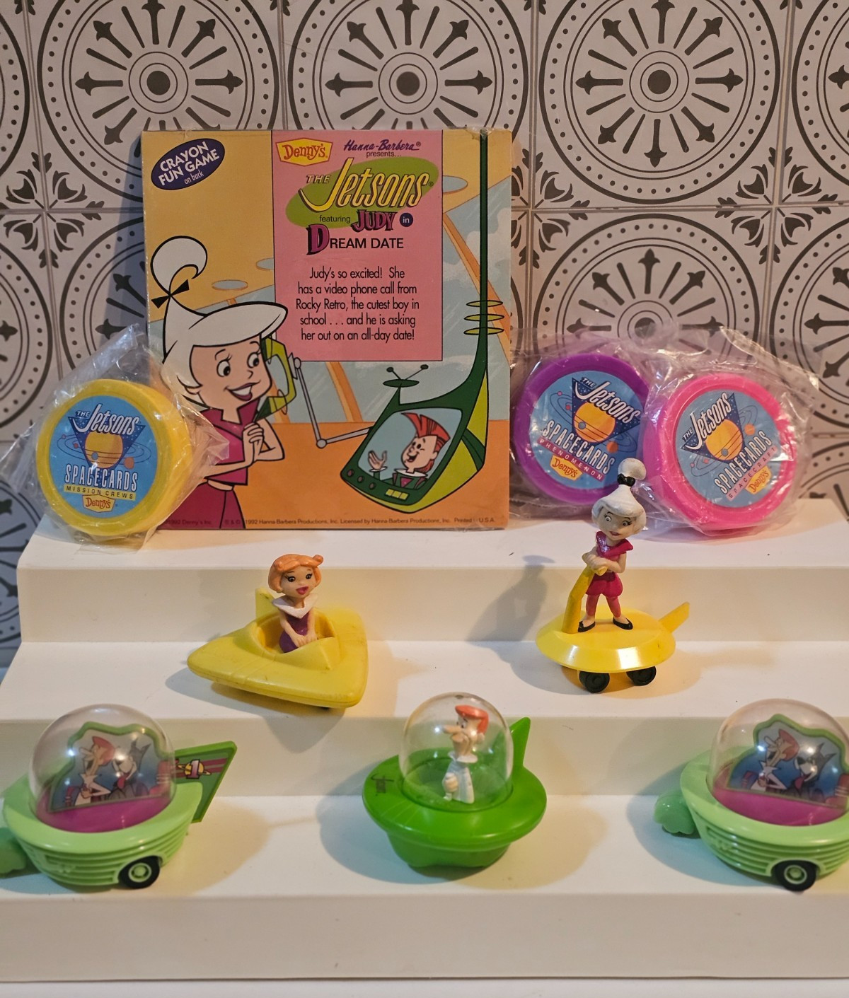 LOT (9) Vintage JETSONS Toys KIDS MEAL Figures BOOK Cards NEW & USED