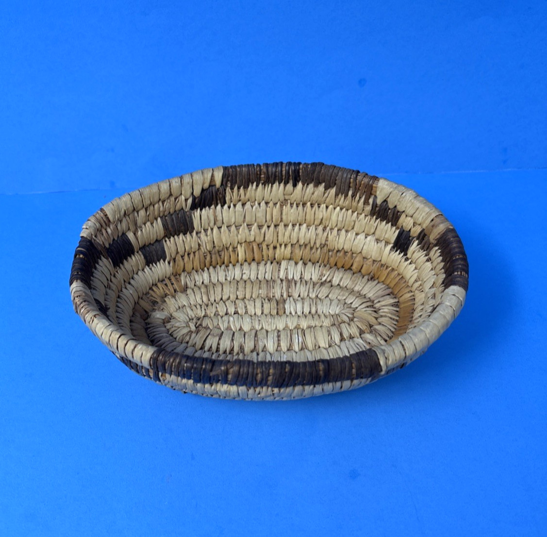 Vtg Tohono O\'odham Native American PAPAGO Oval Coiled Basket Yucca & Devils Claw