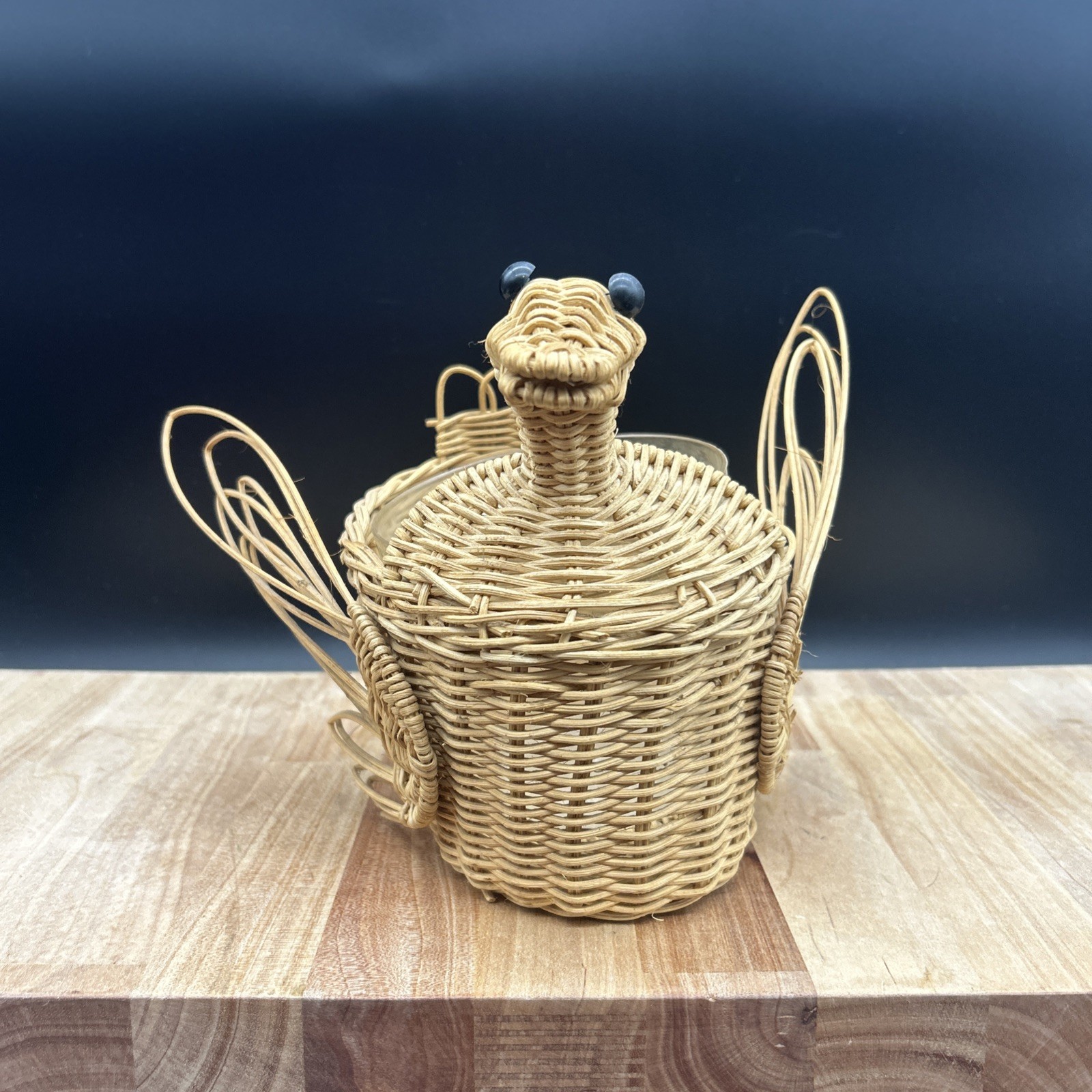 Vintage Goose Design Wicker Basket Planter Vintage Goose Design Wicker Basket Planter