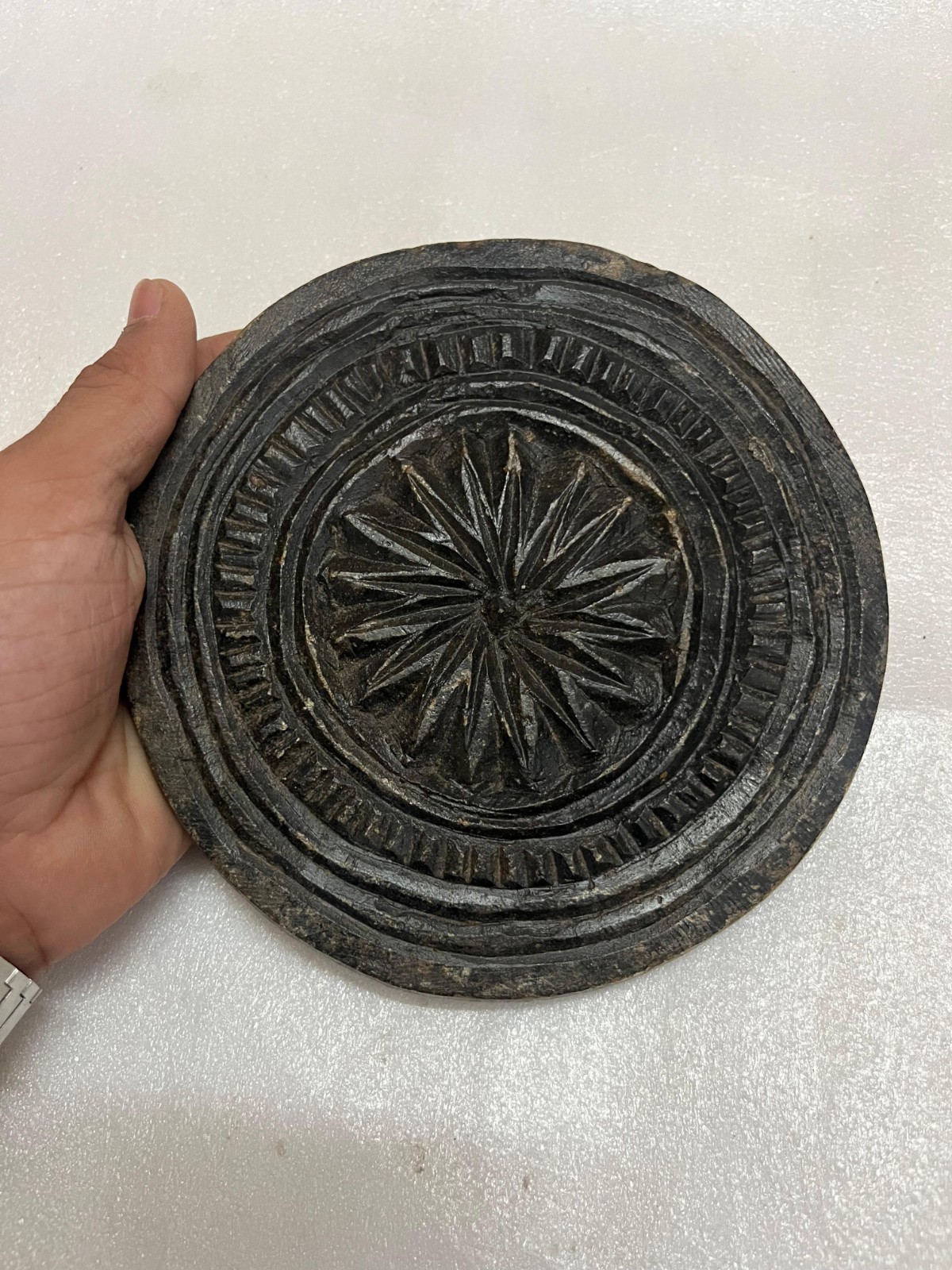 RARE VINTAGE TRIBAL STONE PLATE COLLECTABLE 