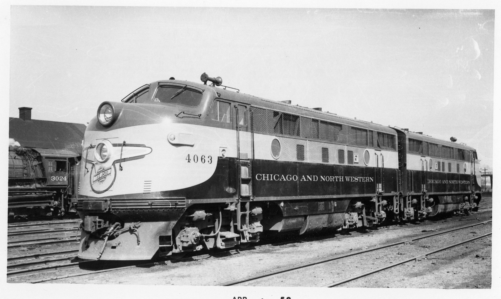 VINTAGE B&W RAILROAD PHOTO CHICAGO & NORTH WESTERN 4063 ILLINOIS 1948 EMD F3A