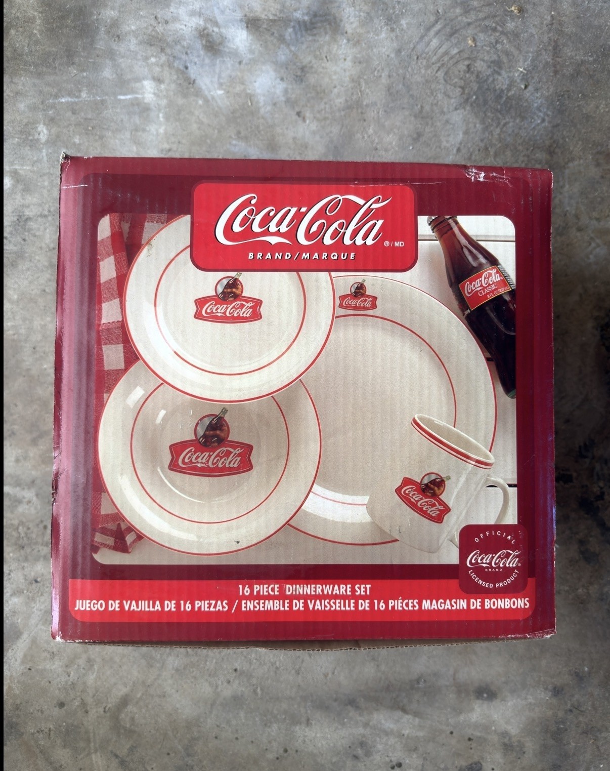 Vintage Coca-Cola Gibson 16 Piece Dinnerware Set Service for 4 Original Box Vintage Coca-Cola Gibson 16 Piece Dinnerware Set Service for 4 Original Box