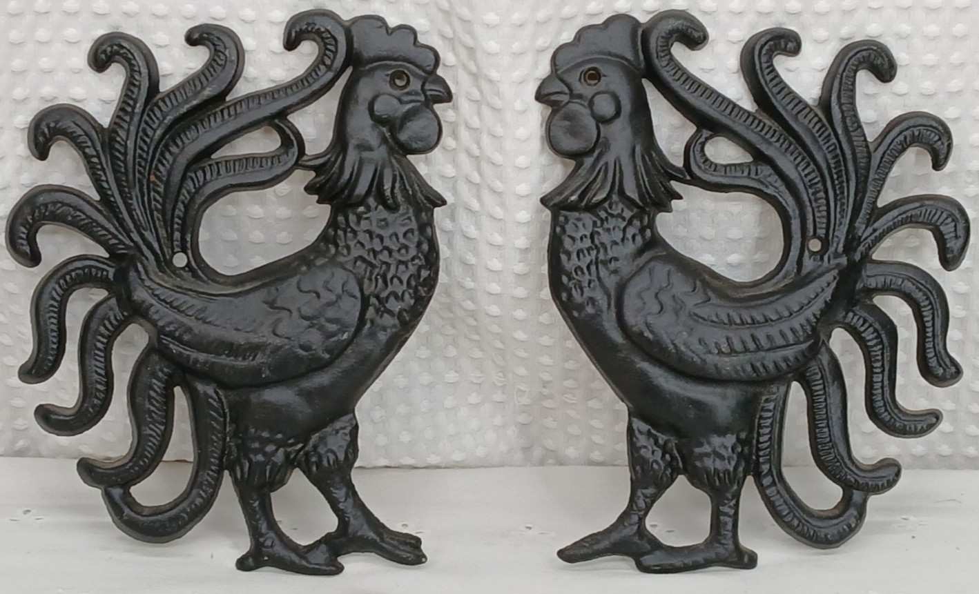 VINTAGE VERMAY MID CENTURY FIGHTING ROOSTERS 2 METAL WALL PLAQUES 