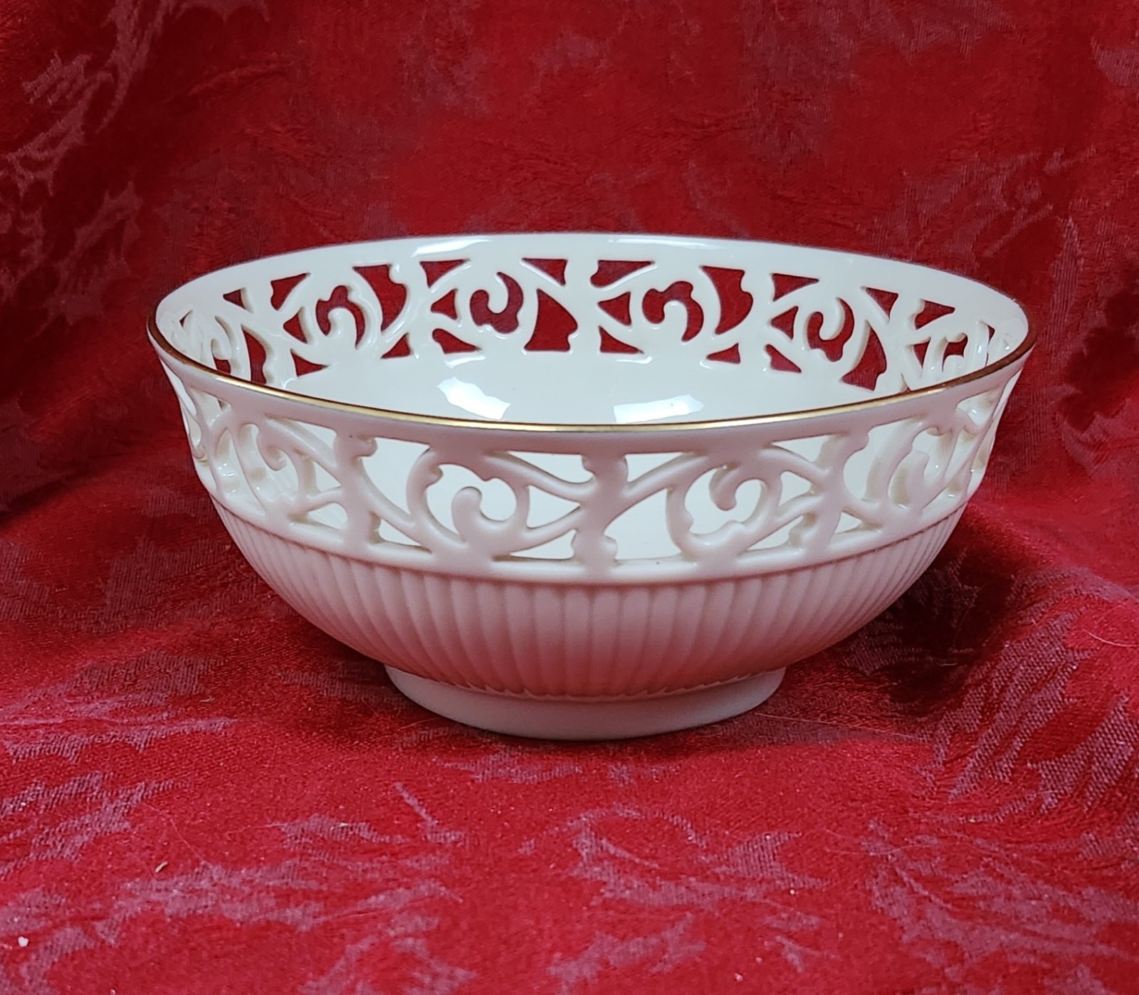Vintage Lenox China Tracery Pierced Bowl Small 24k Gold Trim 5 1/4\