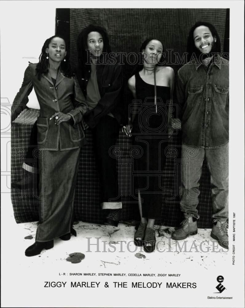1997 Press Photo Ziggy Marley and The Melody Makers Music Group Members 1997 Press Photo Ziggy Marley and The Melody Makers Music Group Members