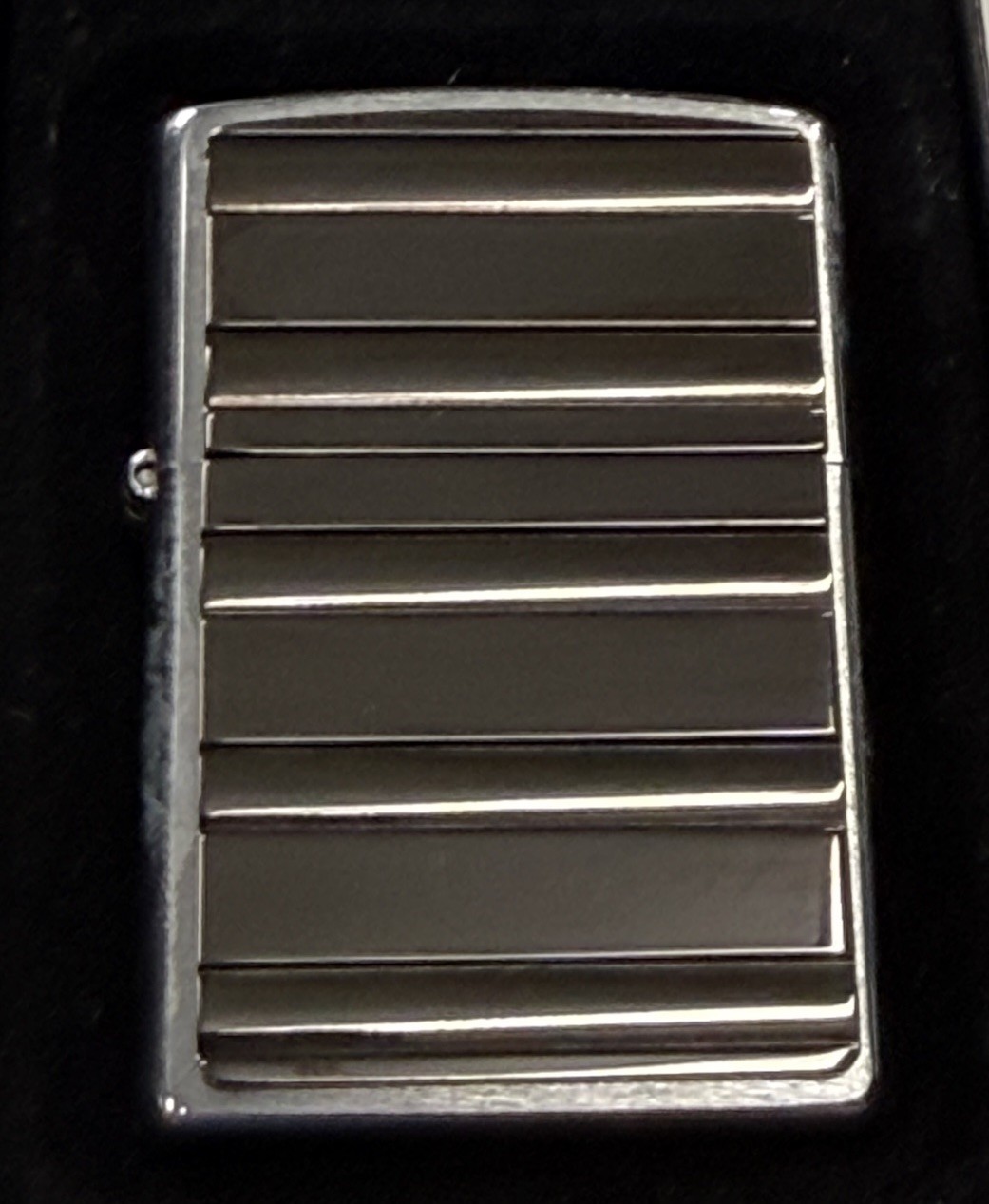 ZIPPO 2003 HORIZONTAL MIDNIGHT CHROME EMBLEM LIGHTER SEALED IN BOX H548 ZIPPO 2003 HORIZONTAL MIDNIGHT CHROME EMBLEM LIGHTER SEALED IN BOX H548