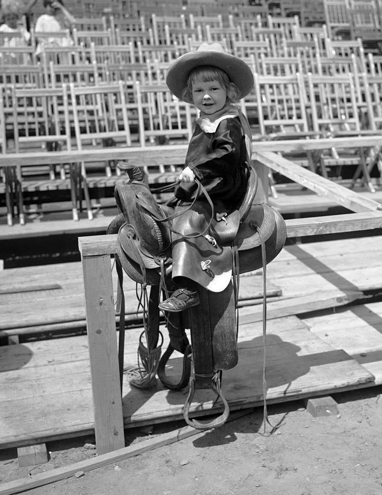 1923 Young Cowboy Old Photo 8.5\ 1923 Young Cowboy Old Photo 8.5\