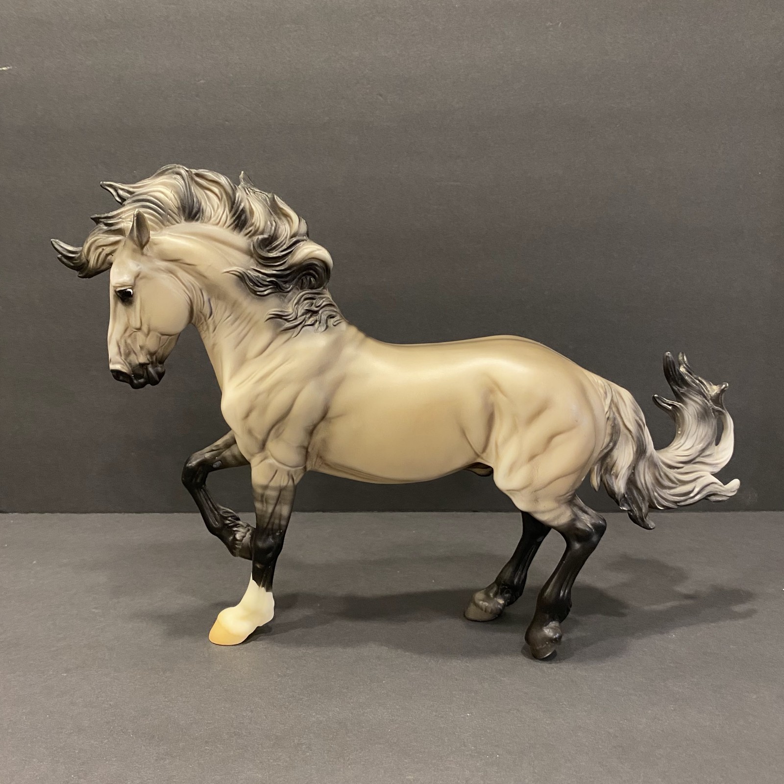 Breyer BreyerFest 2022 Horse 711511 Stein Grullo Mustang Stallion Fireheart RARE