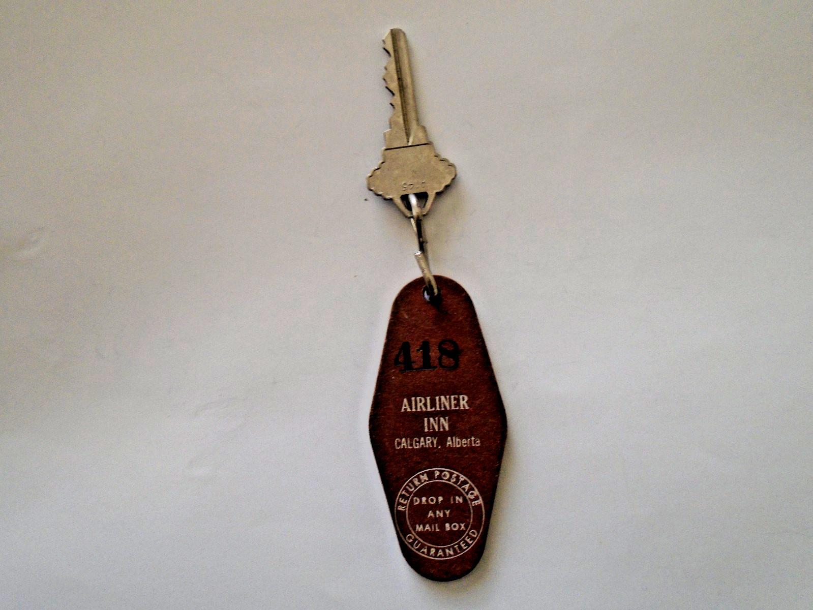 Airliner Inn Hotel Key & Fob Calgary Alberta Canada - Closed - Composite Fob