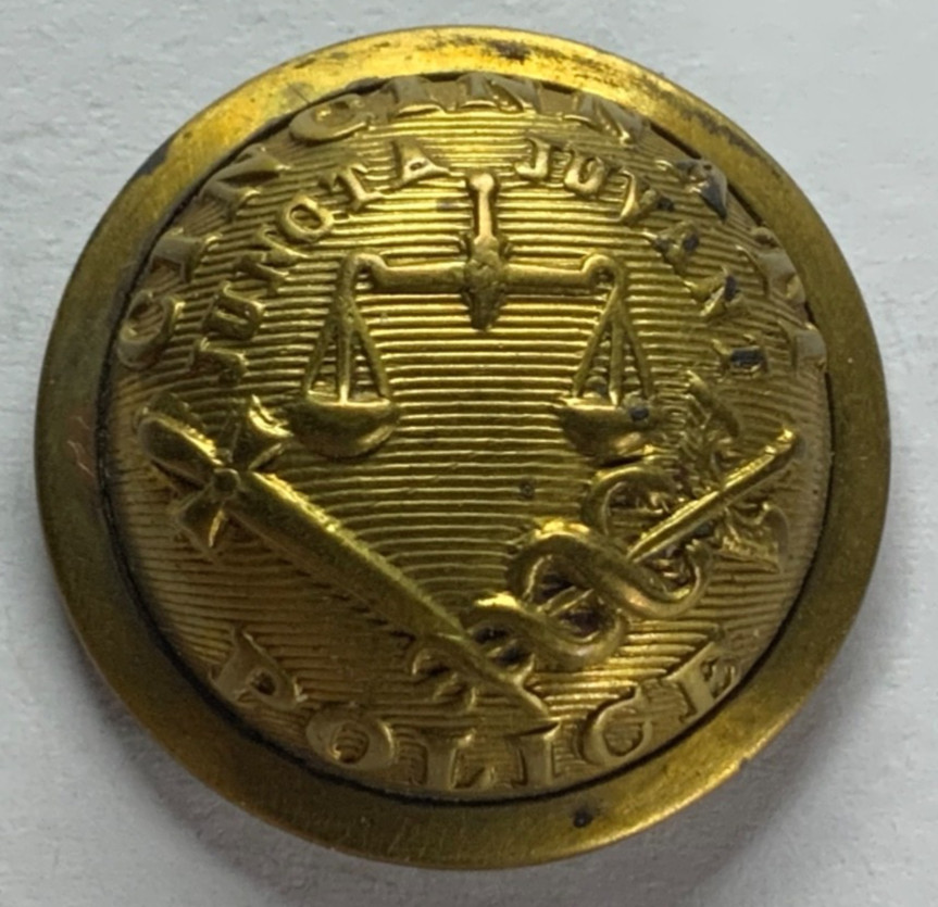 OBSOLETE ANTIQUE CINCINNATI, OH POLICE UNIFORM STAFF COAT BUTTON 25mm 1875 NOS