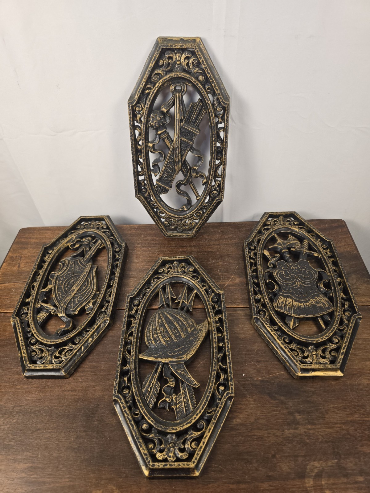 Set Of 4 VTG Homco Ornate Black Gold Wall Hanging Plaques Medieval Coat Of Arms