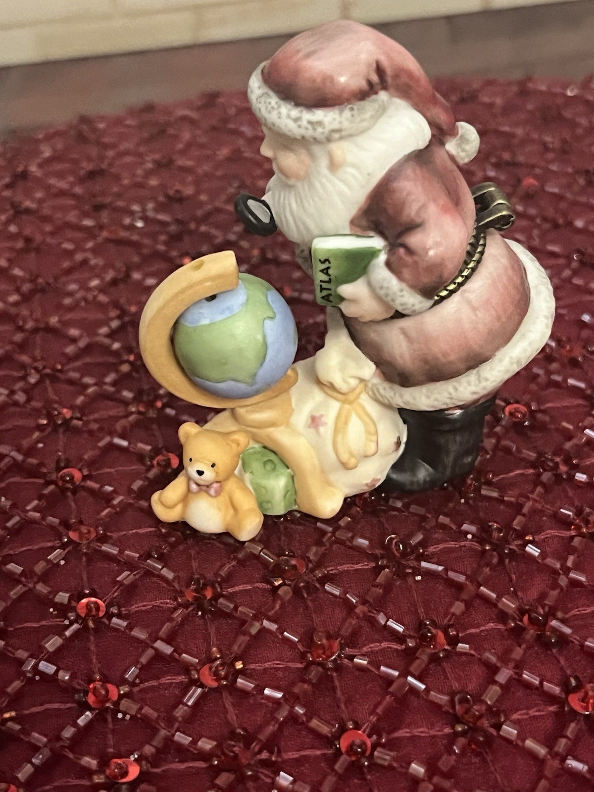 PHB Santa Hinged Trinket Box Santa Searching Globe Midwest Cannon Falls IOB