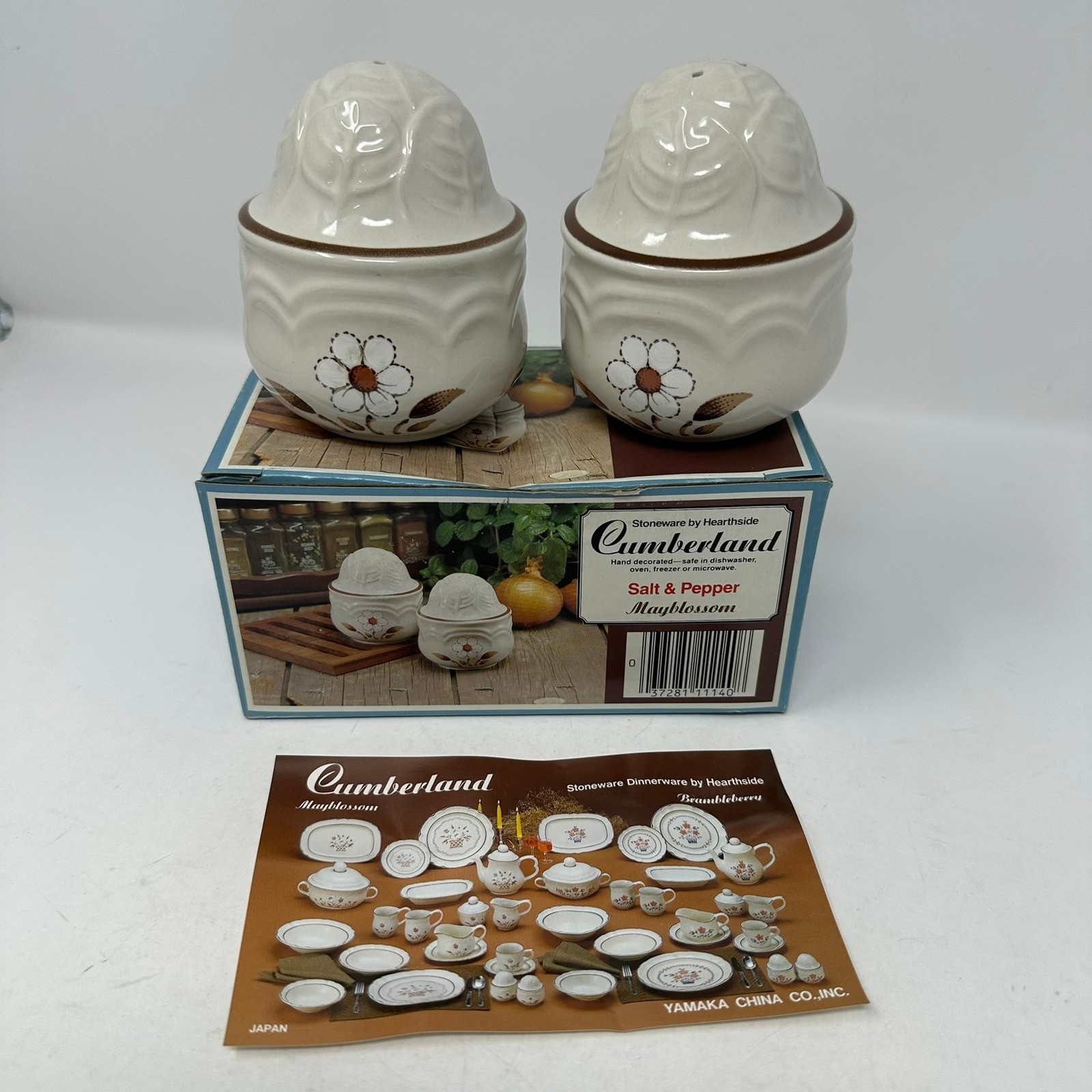 Hearthside Salt Pepper Shakers Unisex OS White Cumberland Mayblossom Stoneware Hearthside Salt Pepper Shakers Unisex OS White Cumberland Mayblossom Stoneware