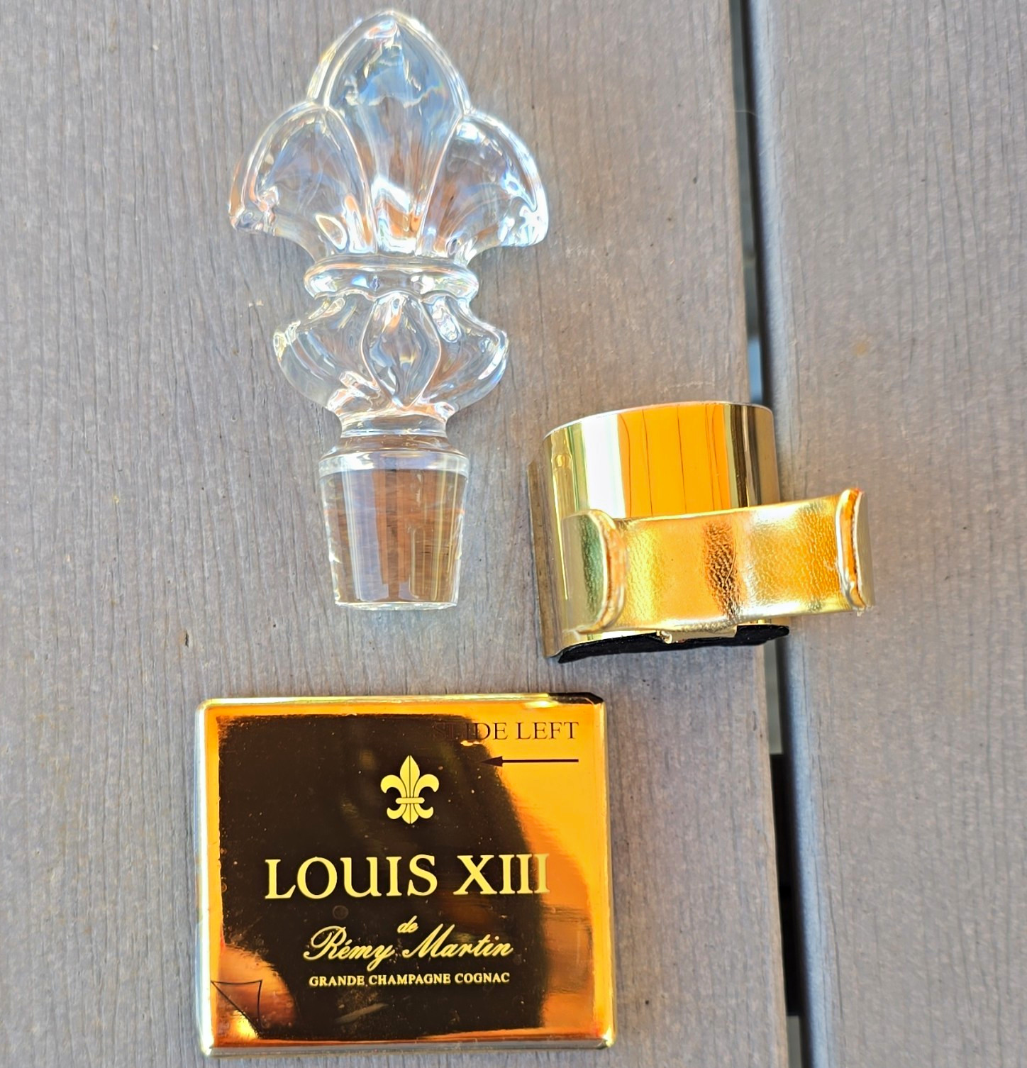 Rémy Martin Louis XIII Fleur-de-Lis Bottle Stopper  Glass