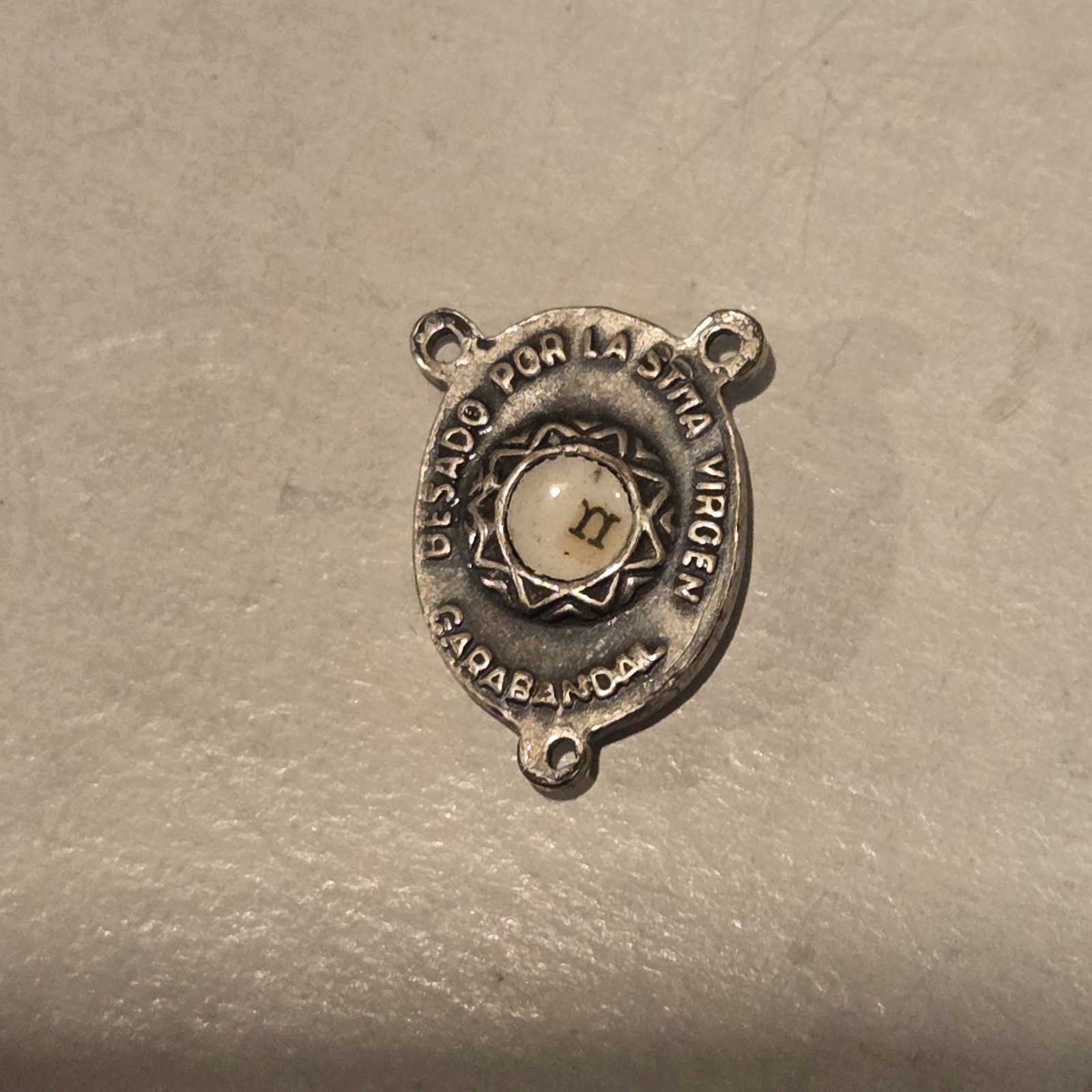 Vtg Relic Kissed by the Most Holy Virgin of Garabandal BESADO POR LA STMA VIRGEN Vtg Relic Kissed by the Most Holy Virgin of Garabandal BESADO POR LA STMA VIRGEN