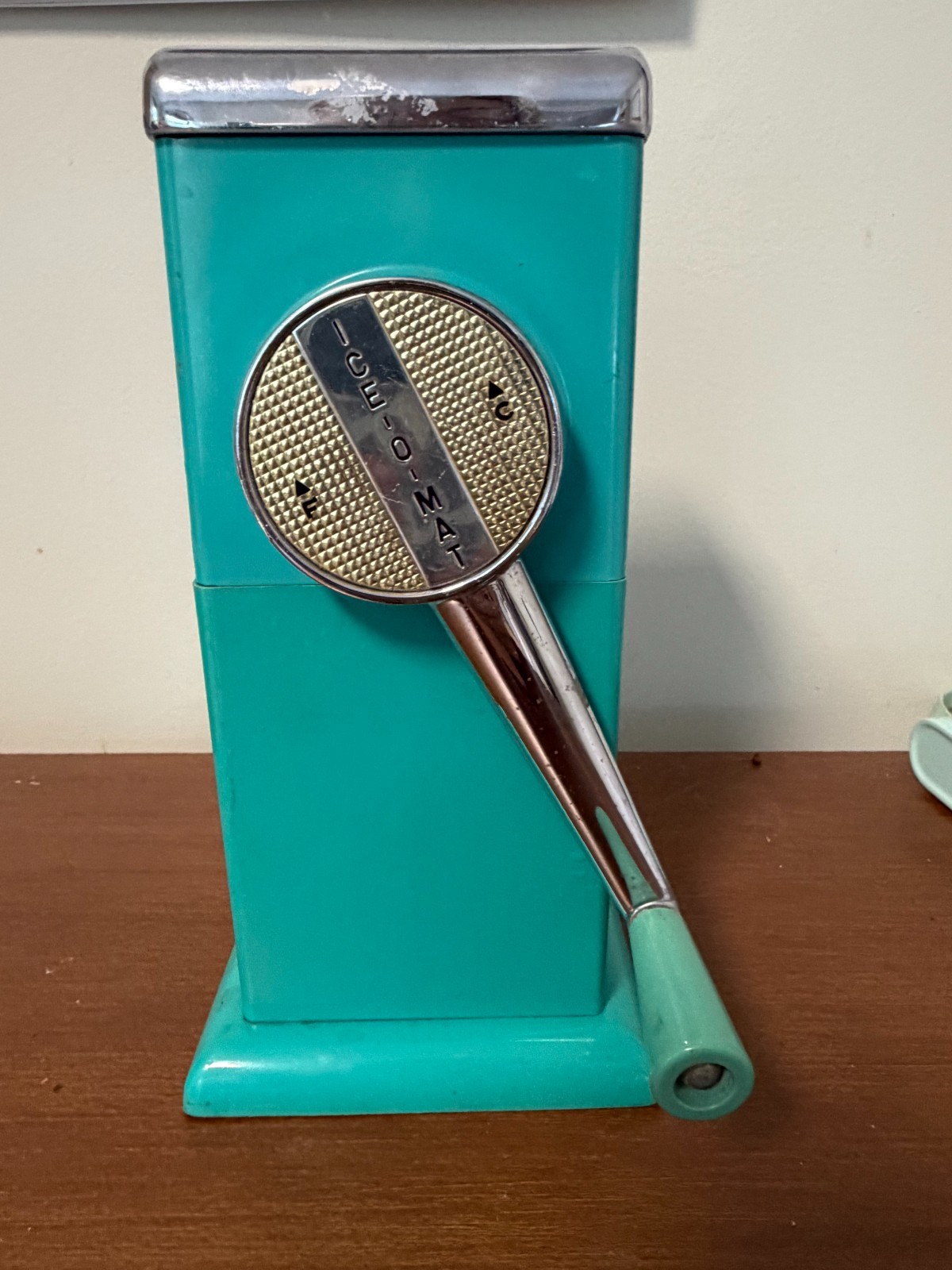 1950s teal ICE O-MATIC VINTAGE ICE CRUSHER
