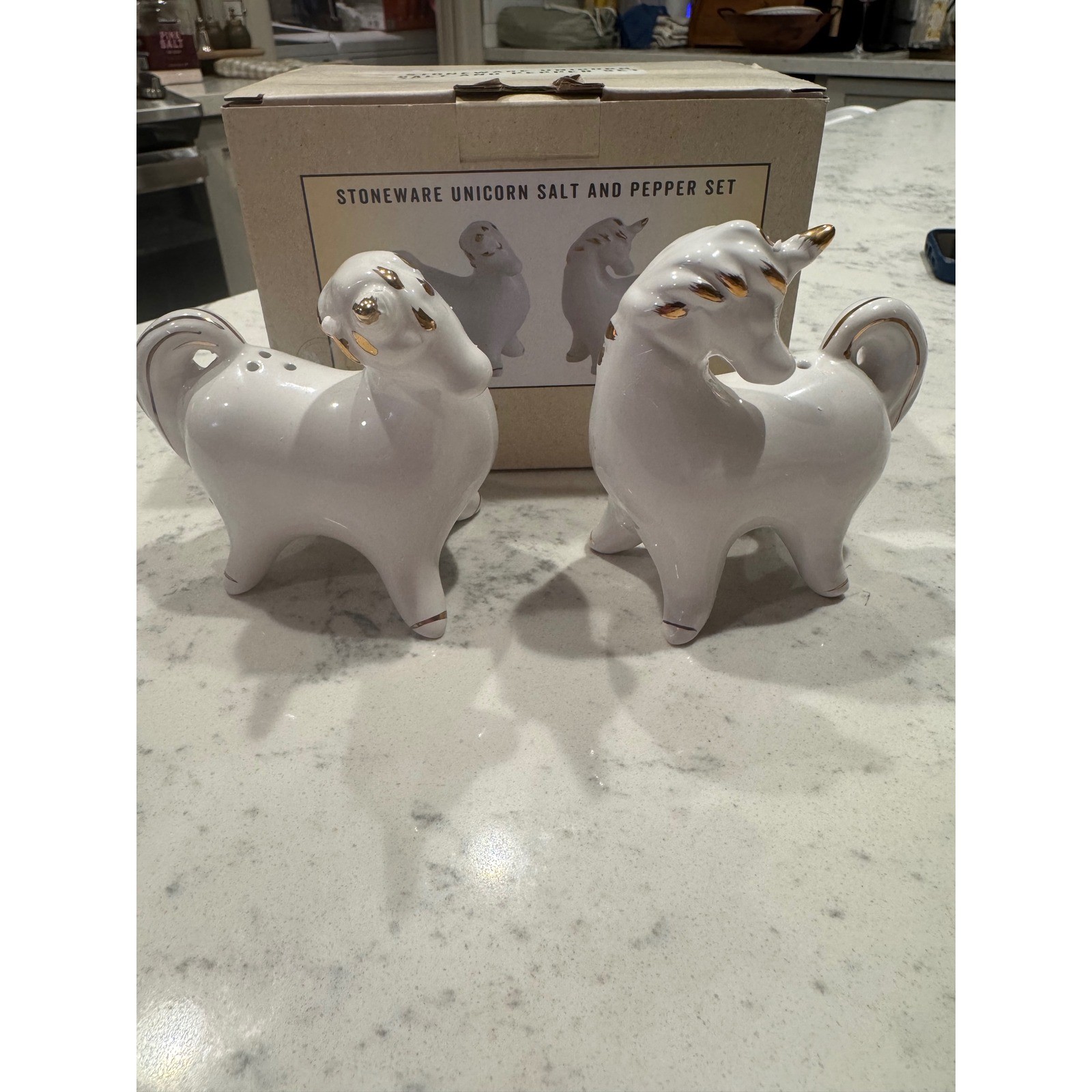 Cracker Barrel Stoneware Unicorn Salt and Pepper Shaker Set White Gold Exclusive Cracker Barrel Stoneware Unicorn Salt and Pepper Shaker Set White Gold Exclusive
