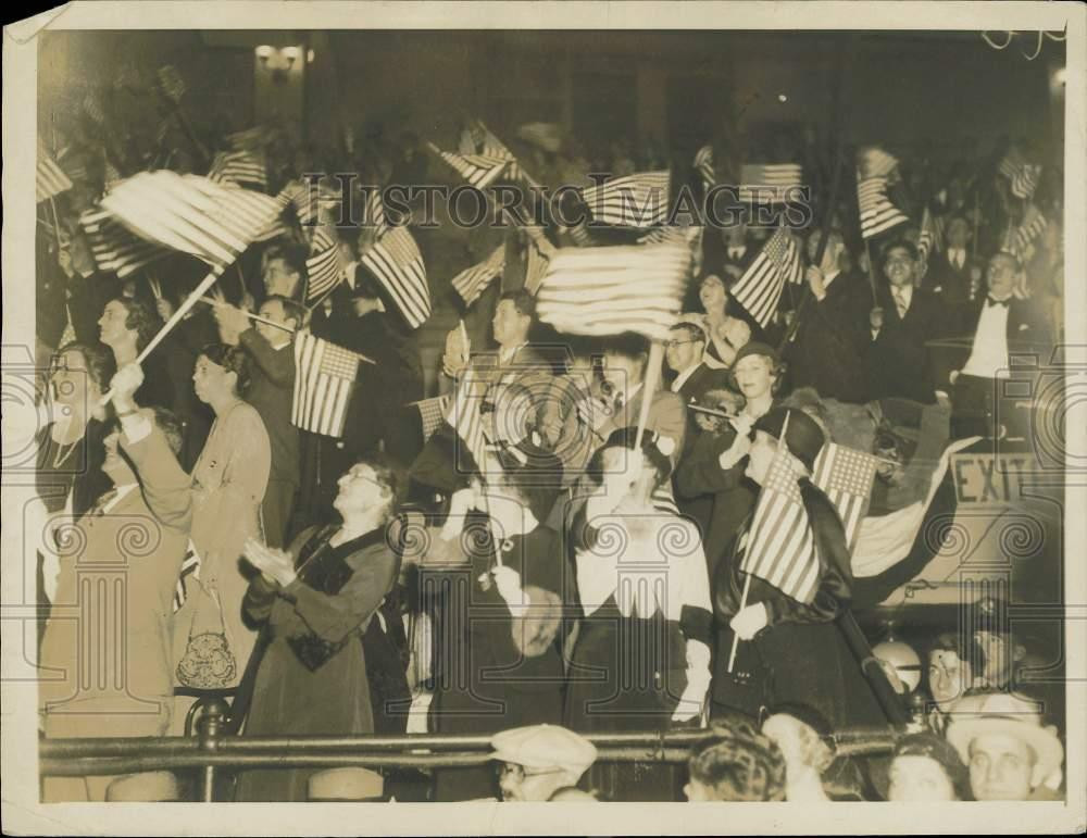 1932 Press Photo Franklin Roosevelt's family among cheering crowd in New York. 1932 Press Photo Franklin Roosevelt's family among cheering crowd in New York.