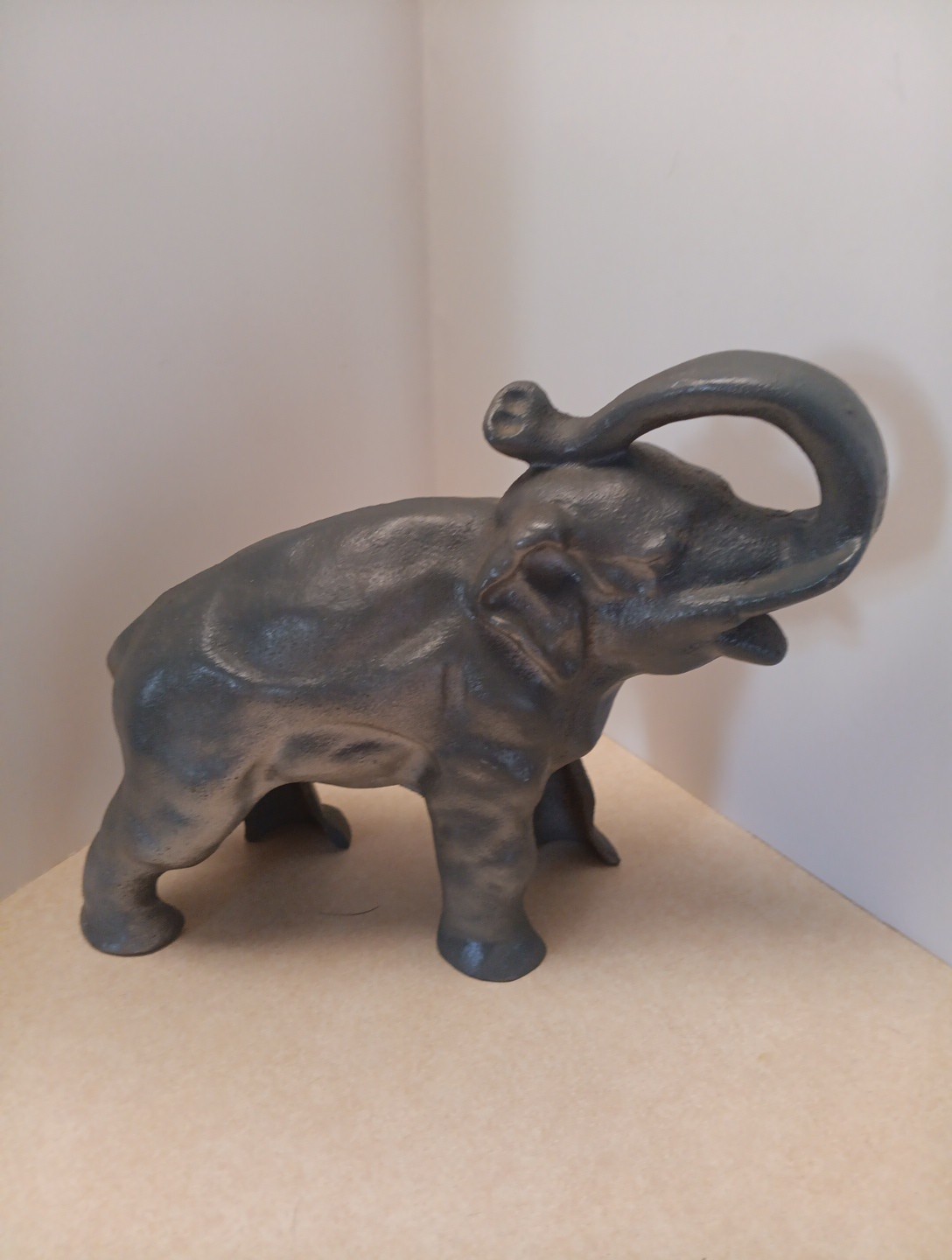 Vintage Cast Iron Elephant Coin Bank Still Money Box Heavy Metal Trunk Up Lucky Vintage Cast Iron Elephant Coin Bank Still Money Box Heavy Metal Trunk Up Lucky