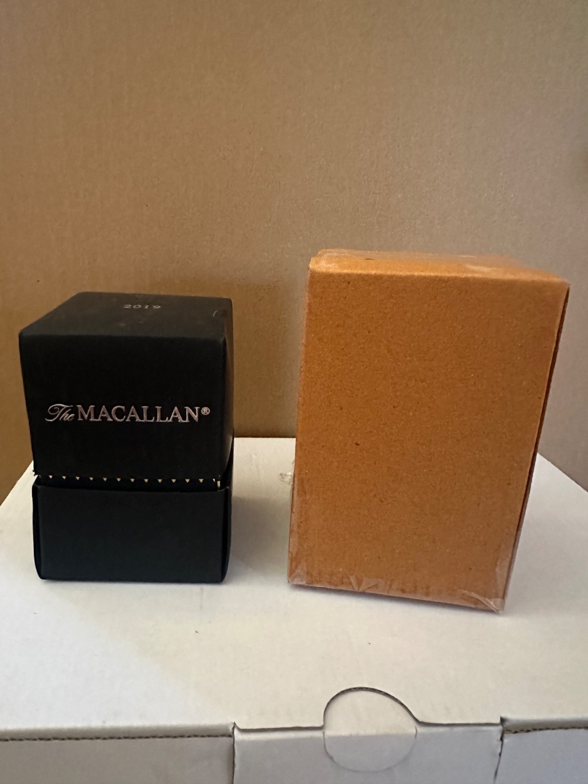 The Macallan 2019 Fifth Annual Limited Edition Rare Cask Bottle Stopper The Macallan 2019 Fifth Annual Limited Edition Rare Cask Bottle Stopper