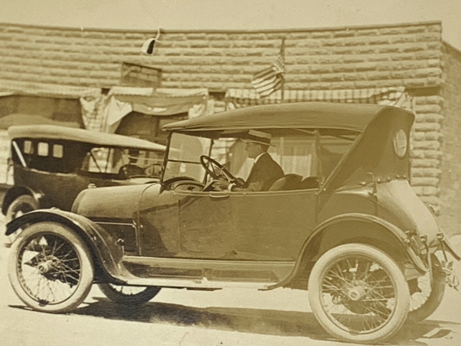 C6) Photograph 1910-1920\'s Man Straw Hat Driving Old Car Artistic Automobile