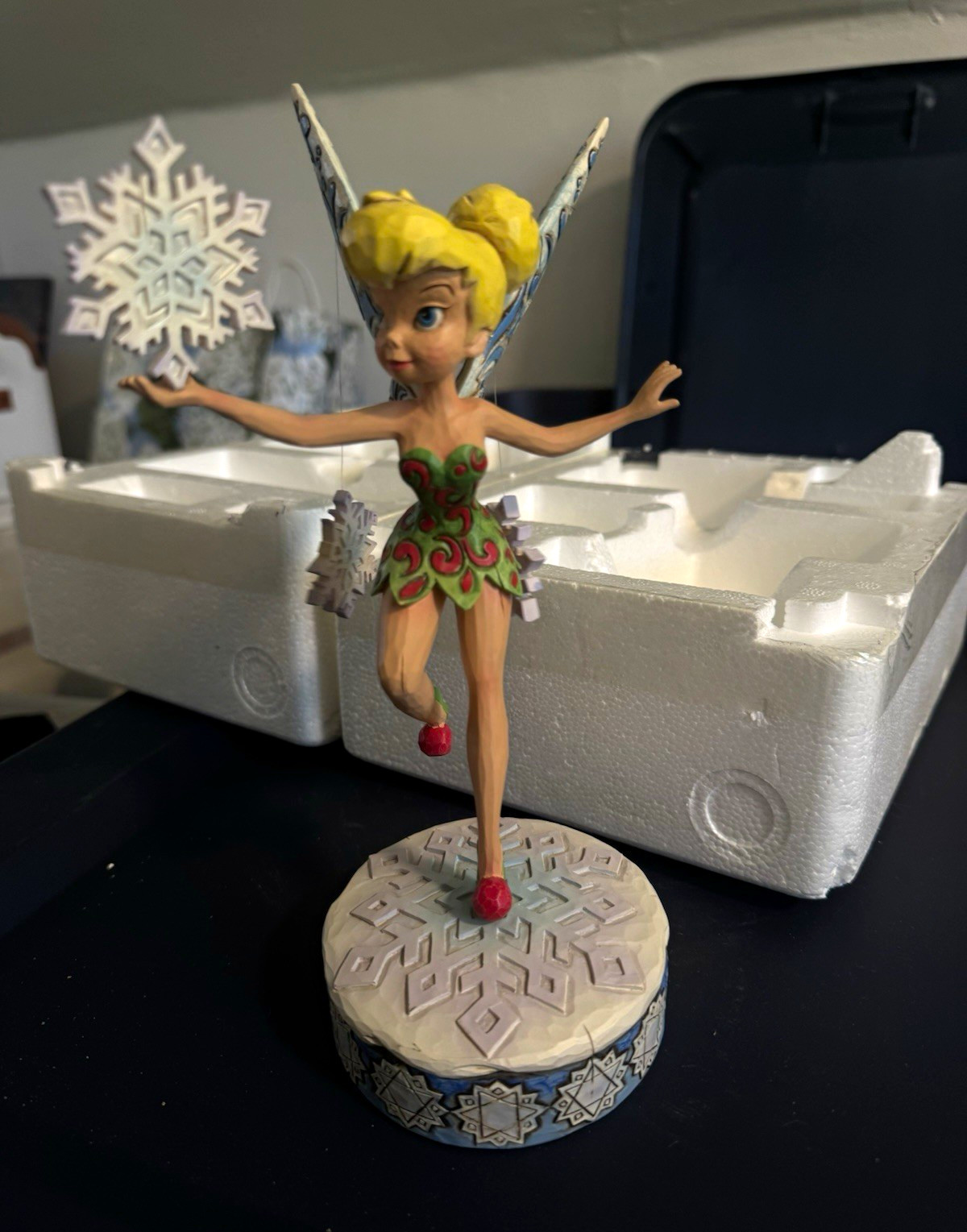 Walt Disney Showcase Collection Tinker Bell Winter Wonderland Figurine Peter Pan