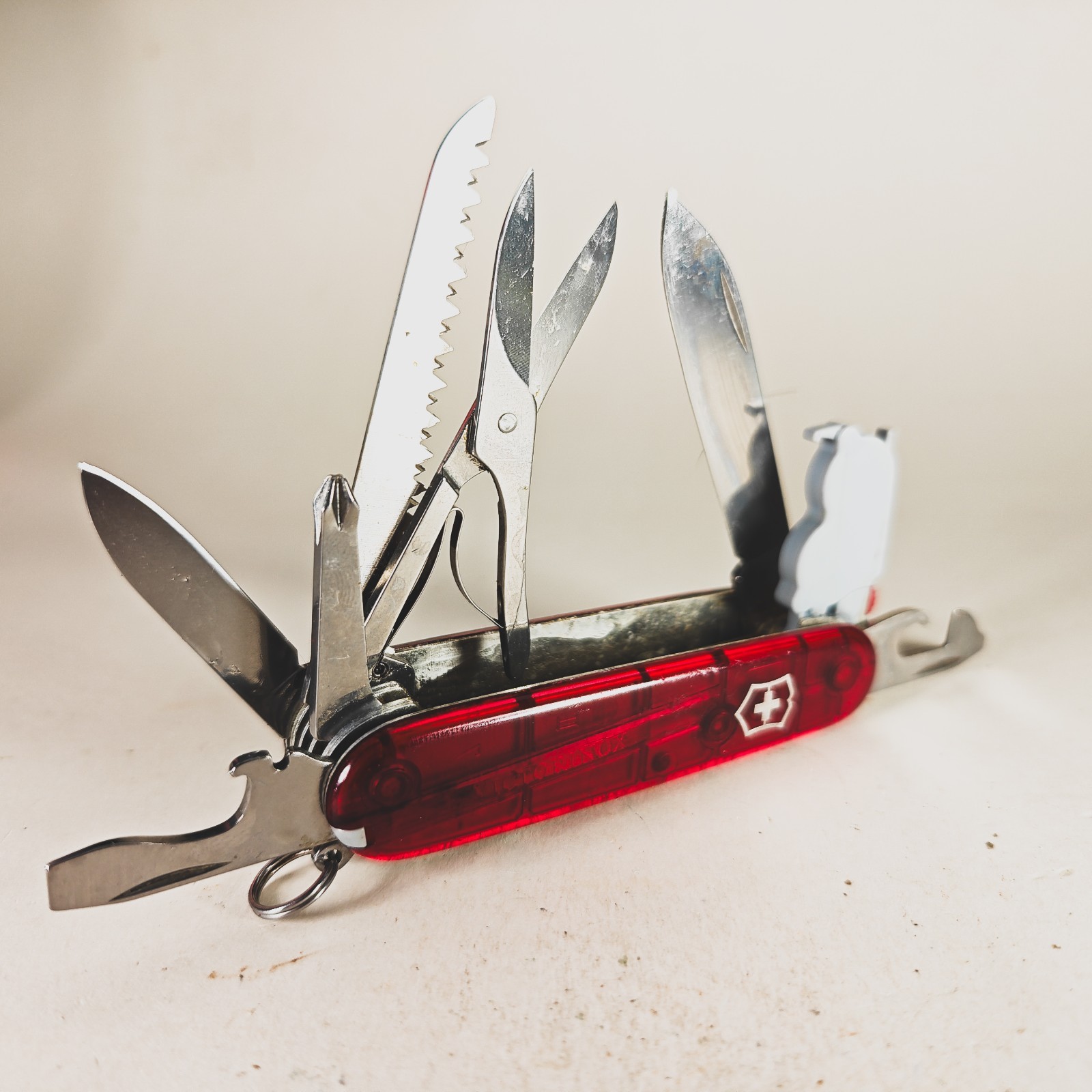 Victorinox Huntsman Lite Plus 91mm Swiss Army Knife Ruby Red LED Pen Victorinox Huntsman Lite Plus 91mm Swiss Army Knife Ruby Red LED Pen