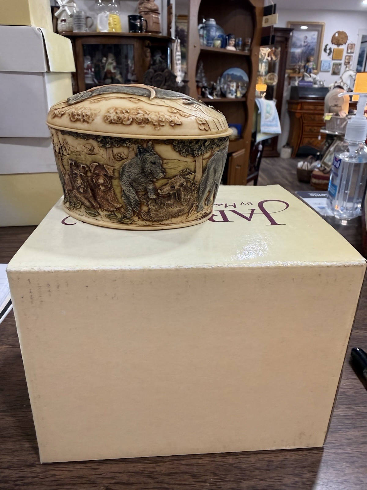 Harmony Kingdom Jardinia Tally Ho Lidded Cachepot By Martin Perry Studio