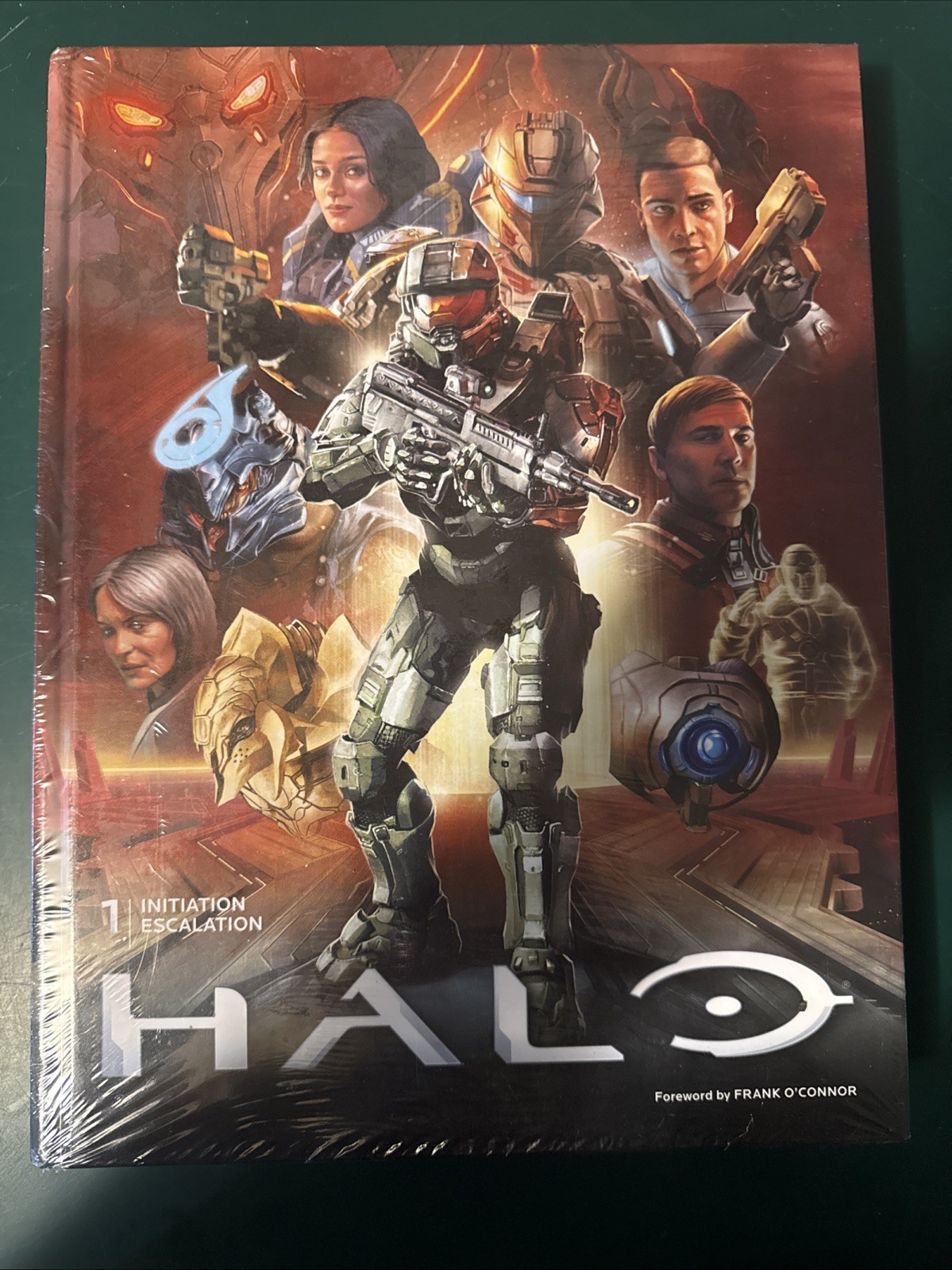 Halo Omnibus Volume 1 (Initiation #1-3 and Escalation #1-12) Halo Omnibus Volume 1 (Initiation #1-3 and Escalation #1-12)