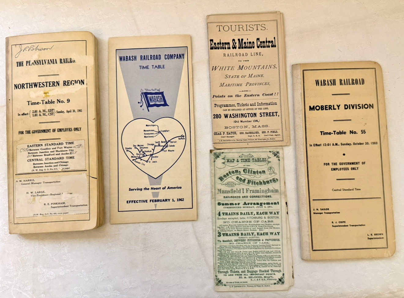 FIVE VINTAGE RAILROAD PASSENGER TIMETABLES - LOT 1 FIVE VINTAGE RAILROAD PASSENGER TIMETABLES - LOT 1