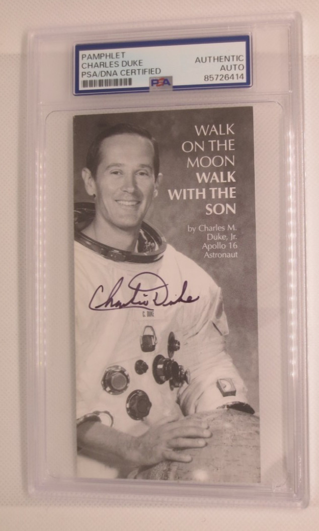 Charles Duke moonwalker Apollo 16 signed autographed PSA DNA authentic pamphlet