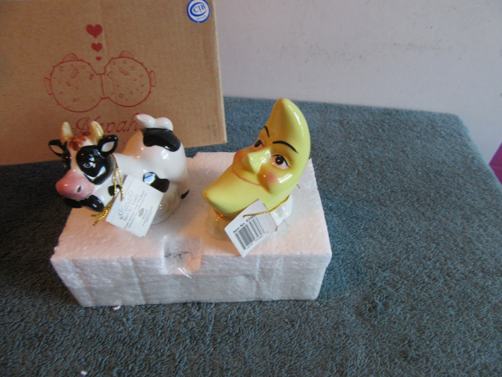 New Westland giftware Cow jumped over moon S&P shakers 93480 salt pepper Box