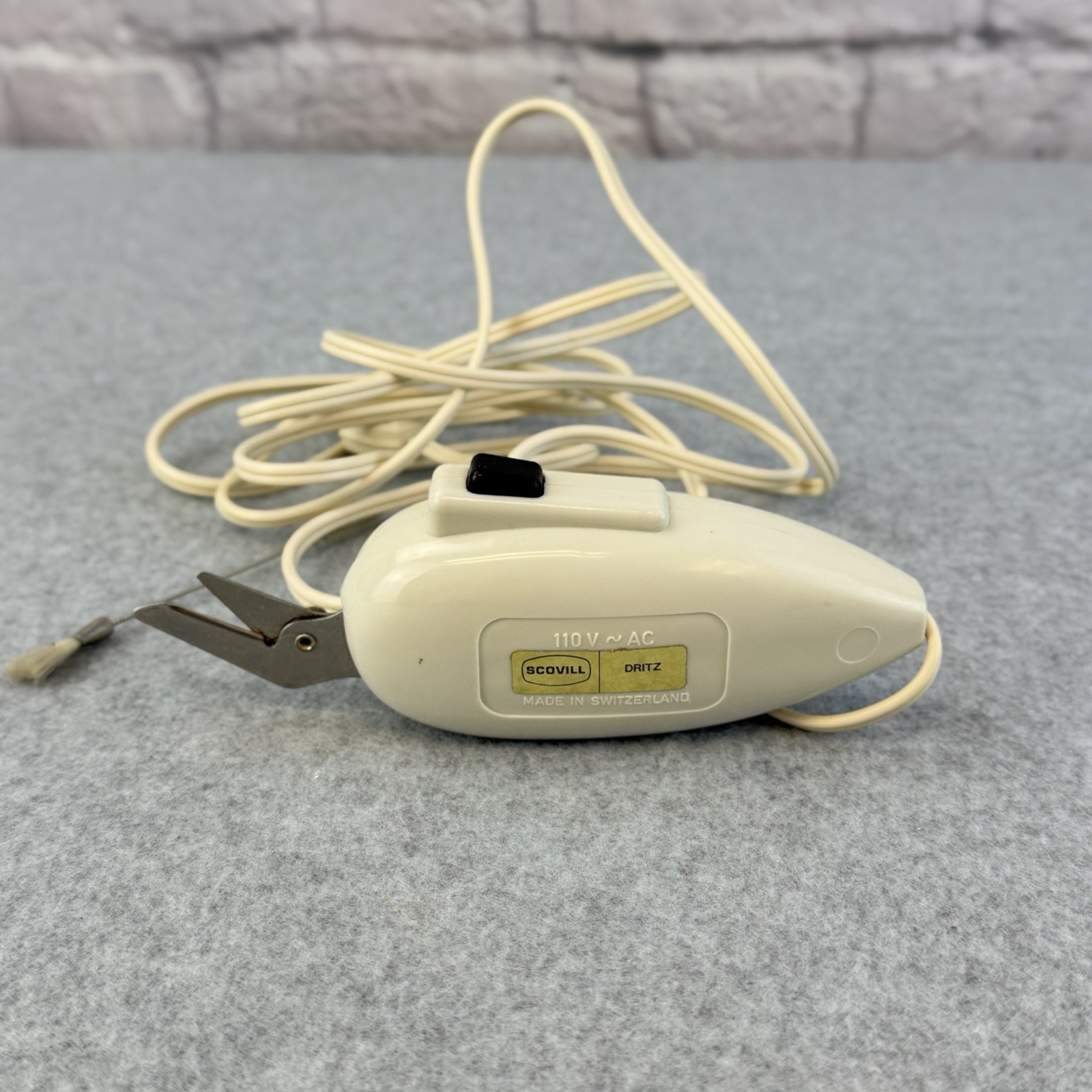 Vintage Scovill Dritz Electric Scissors 110V AC Made in Switzerland Working
