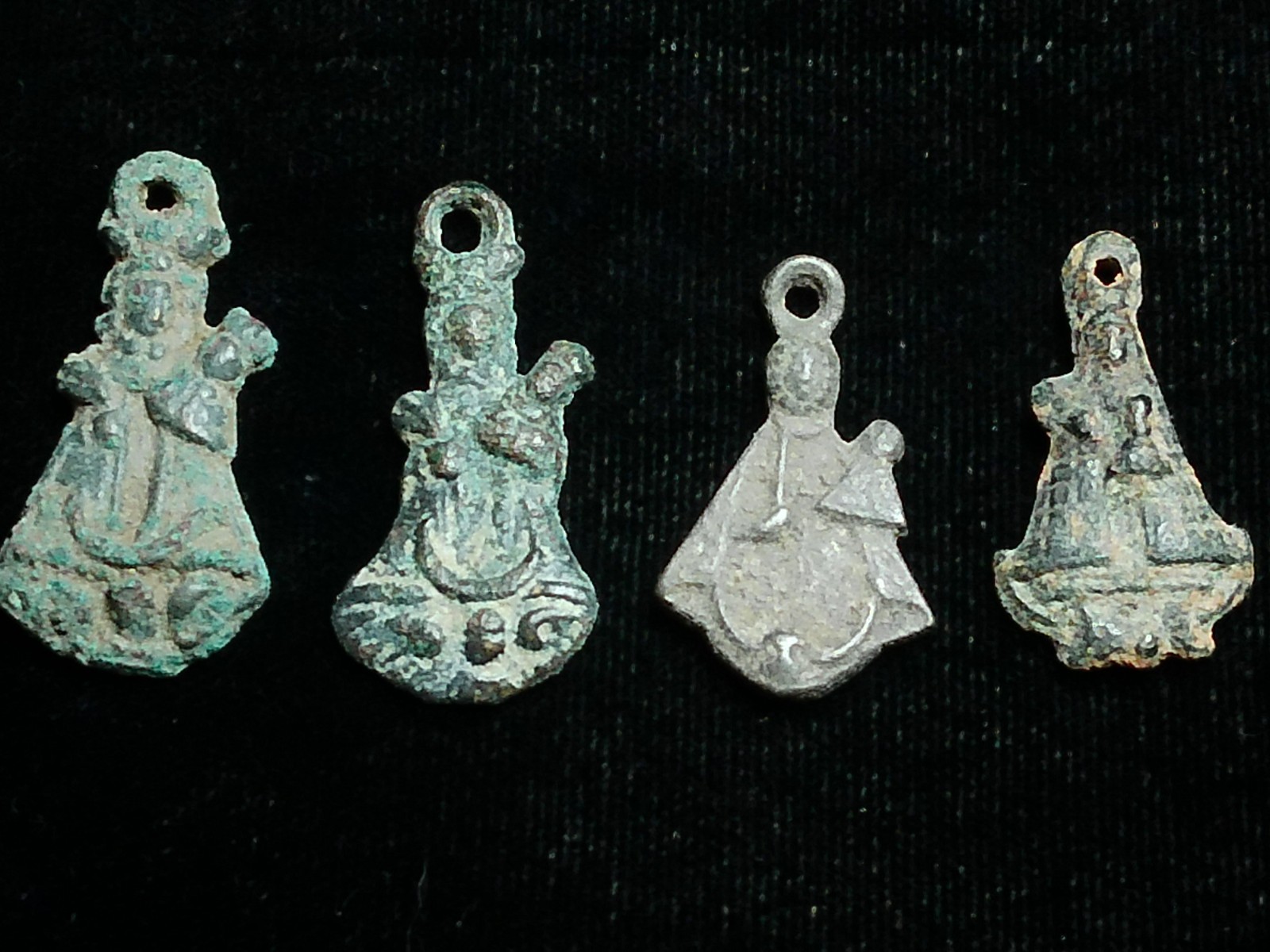 Dug 17th - 18th C Spanish Colonial Pilgrimage / Devotional Medals / Pendants (4) Dug 17th - 18th C Spanish Colonial Pilgrimage / Devotional Medals / Pendants (4)