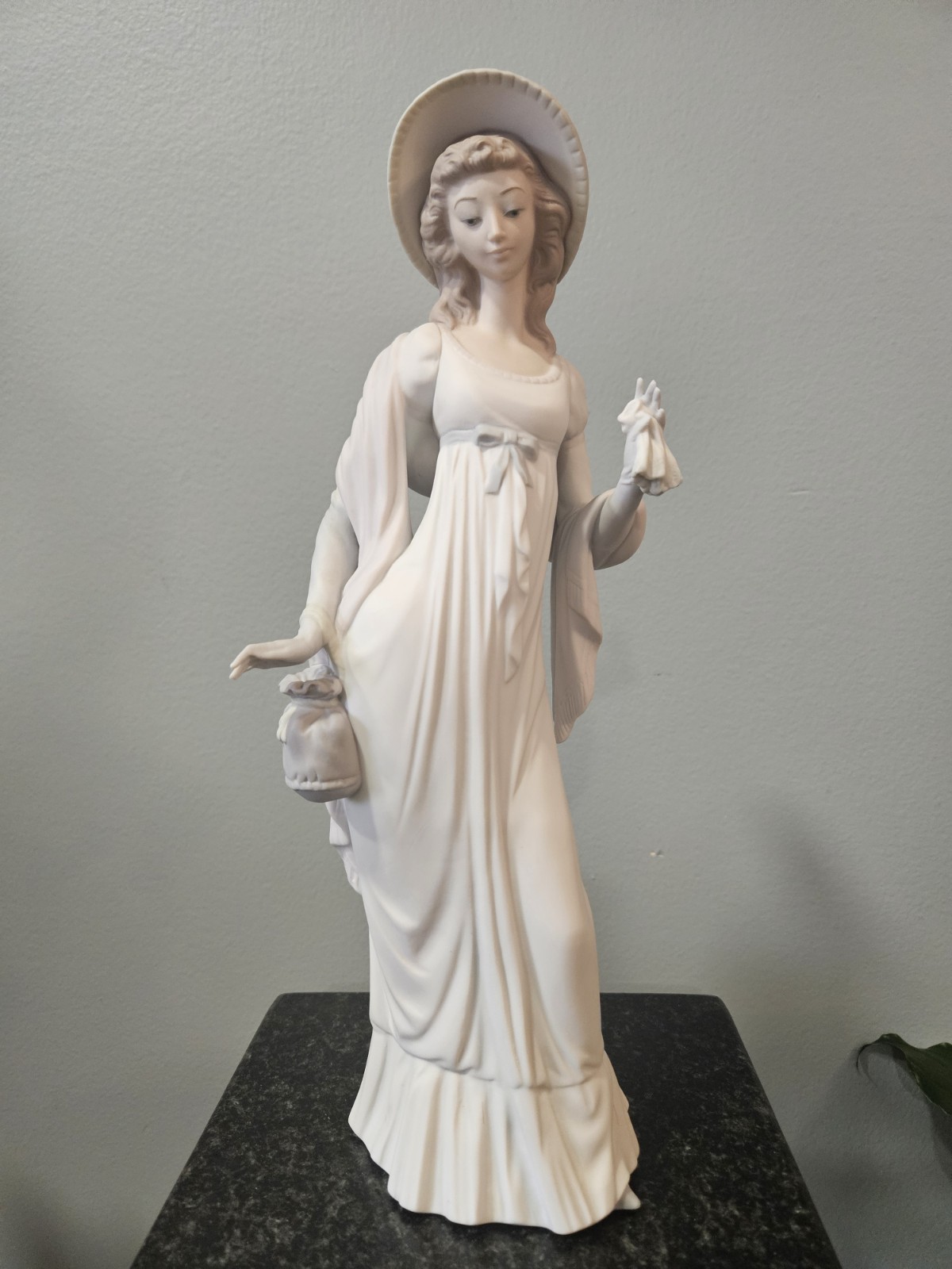 Vintage Retired Lladro DAINTY LADY #1210 Glossy 14 Vintage Retired Lladro DAINTY LADY #1210 Glossy 14