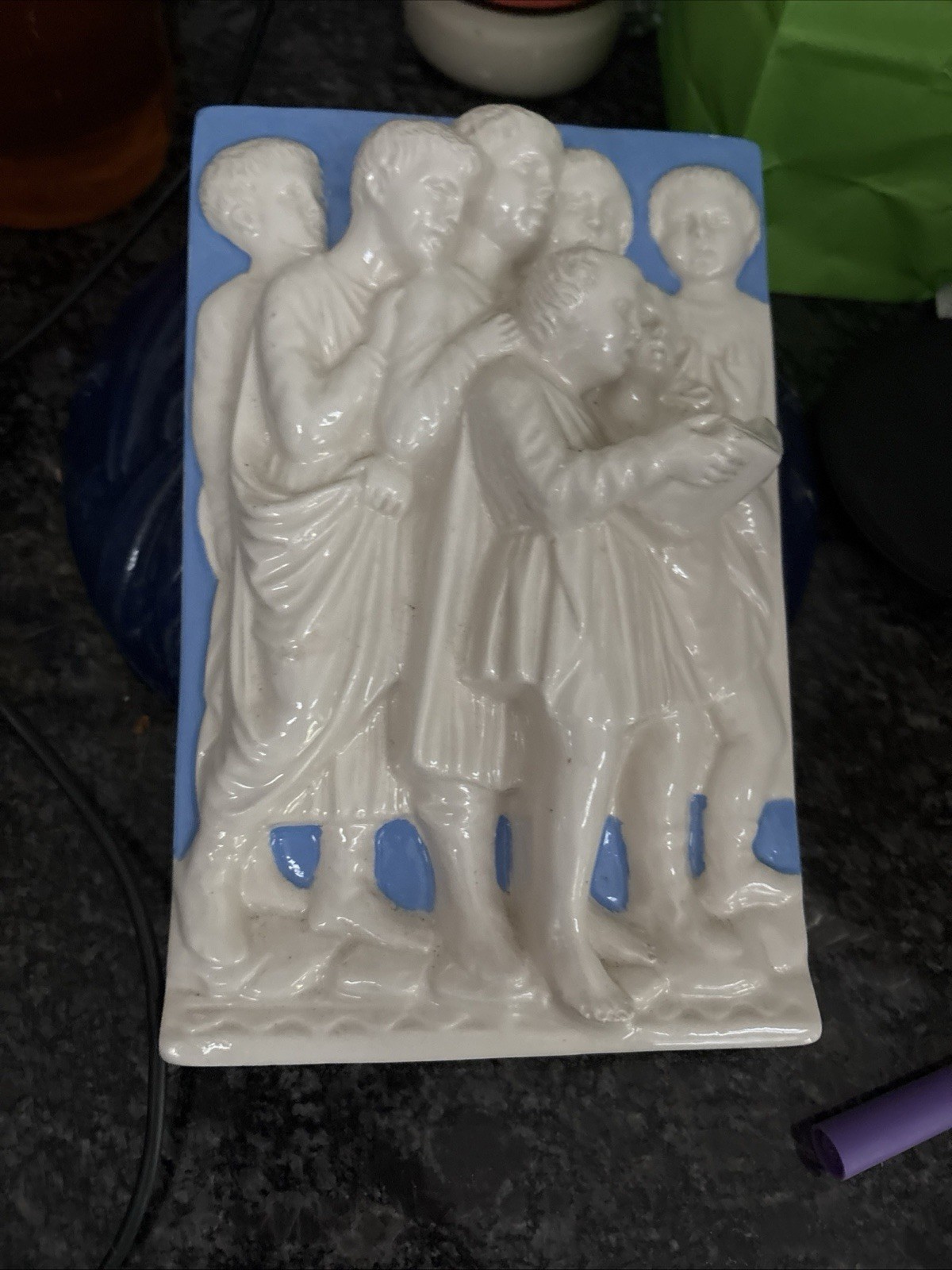 VTG Italy Wall Hanging Plaque Men Reading or Singing 3D Blue White 5.5